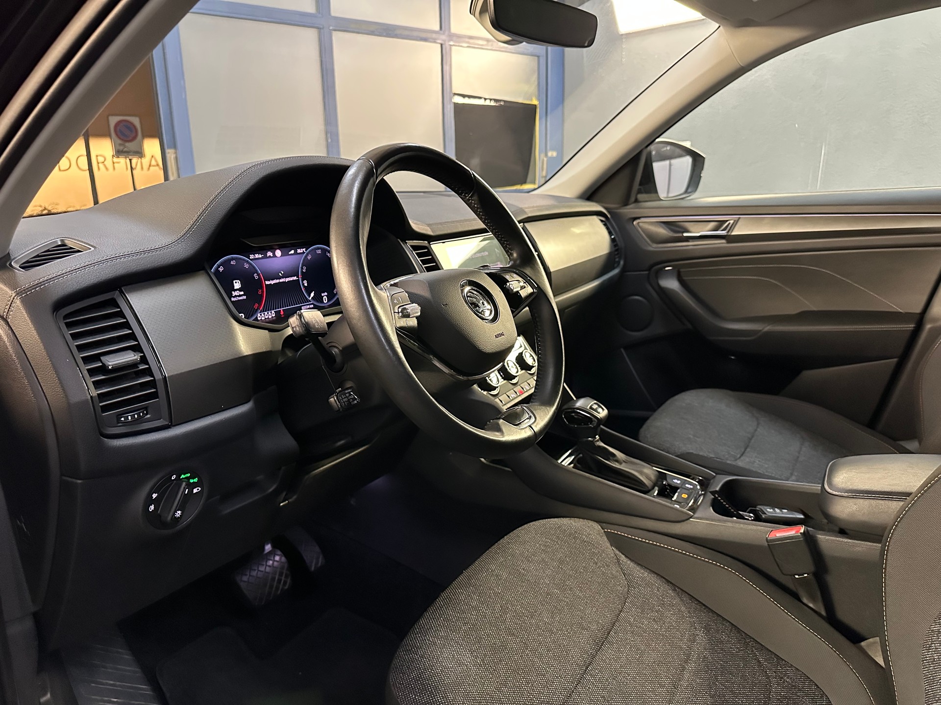 SKODA Kodiaq 2.0 TSI 4x4 Clever *CH* *Garantie* *7-Plätzer*-image-6