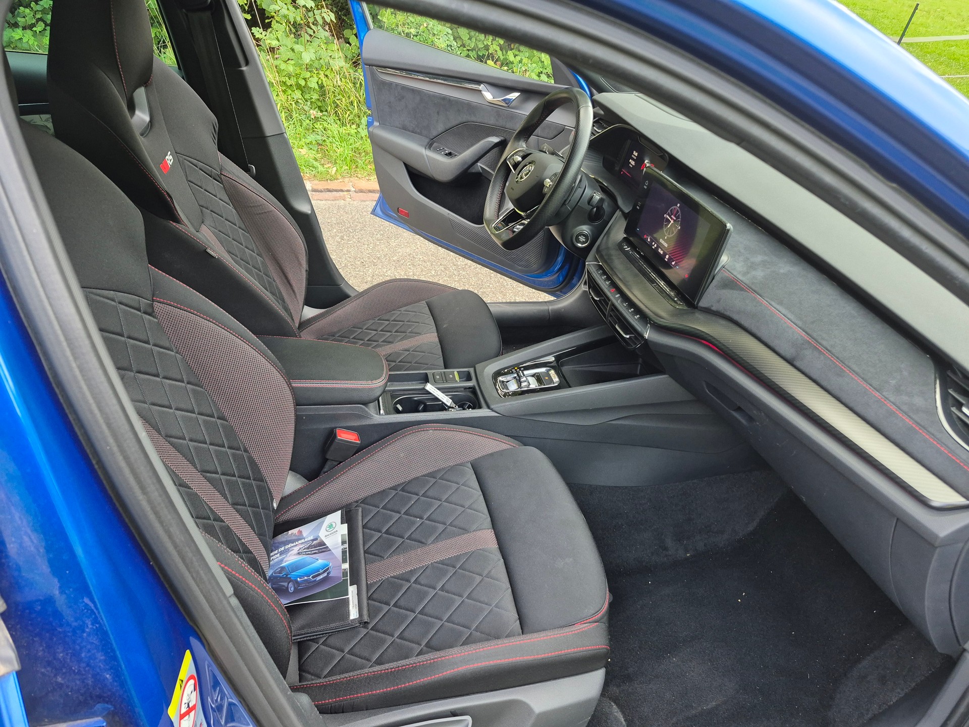 SKODA Octavia Combi 2.0 TDI DSG RS 4x4-image-6