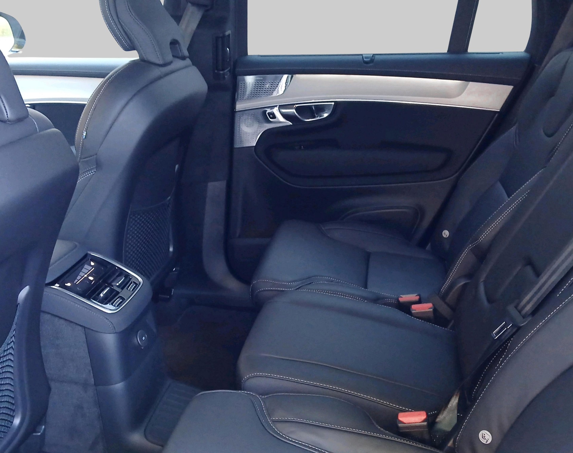 VOLVO XC90 2.0 T8 TE Black Edition e-showroom-element-3