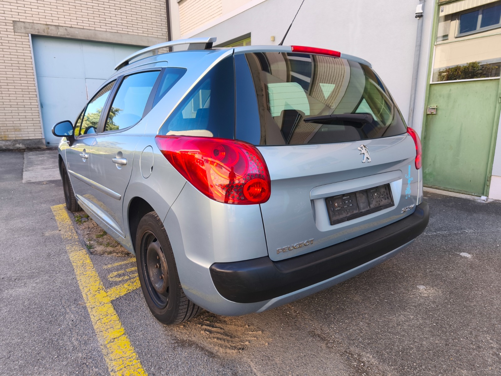 PEUGEOT 207 SW 1.4 16V Trendy Clim-image-5