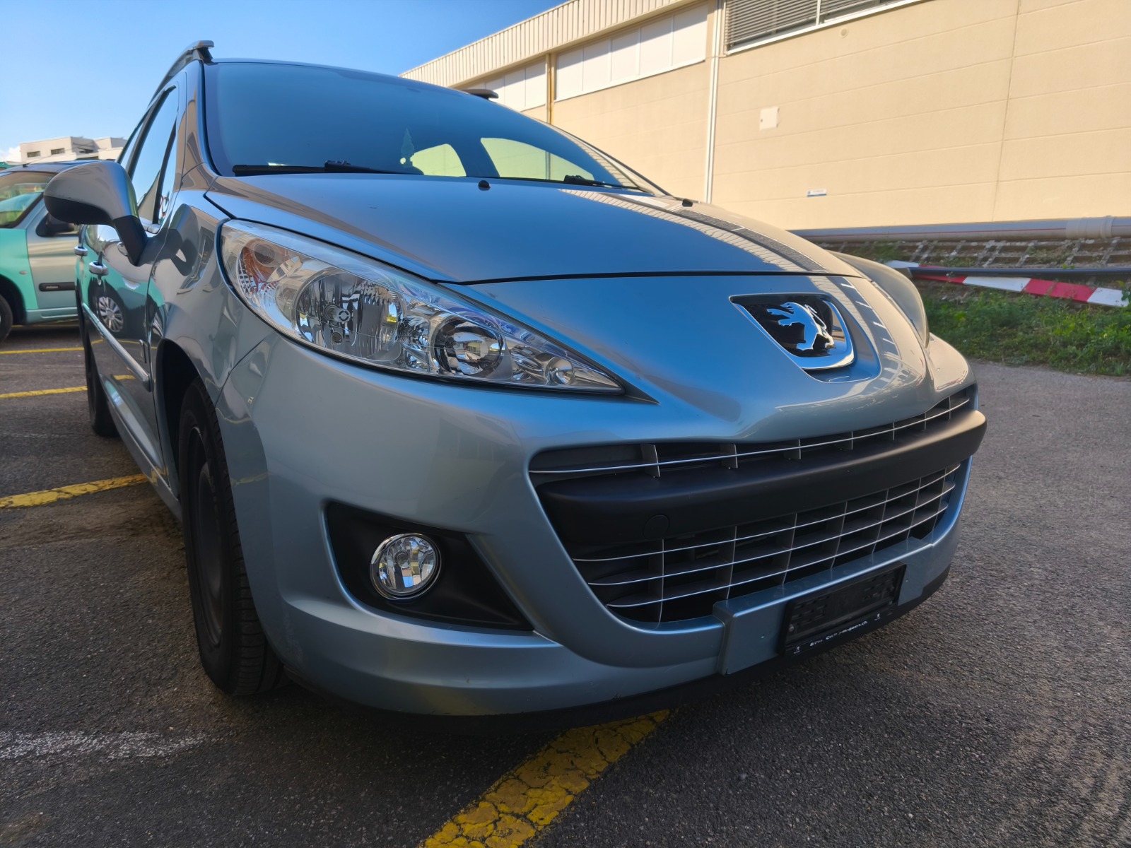 PEUGEOT 207 SW 1.4 16V Trendy Clim-image-2