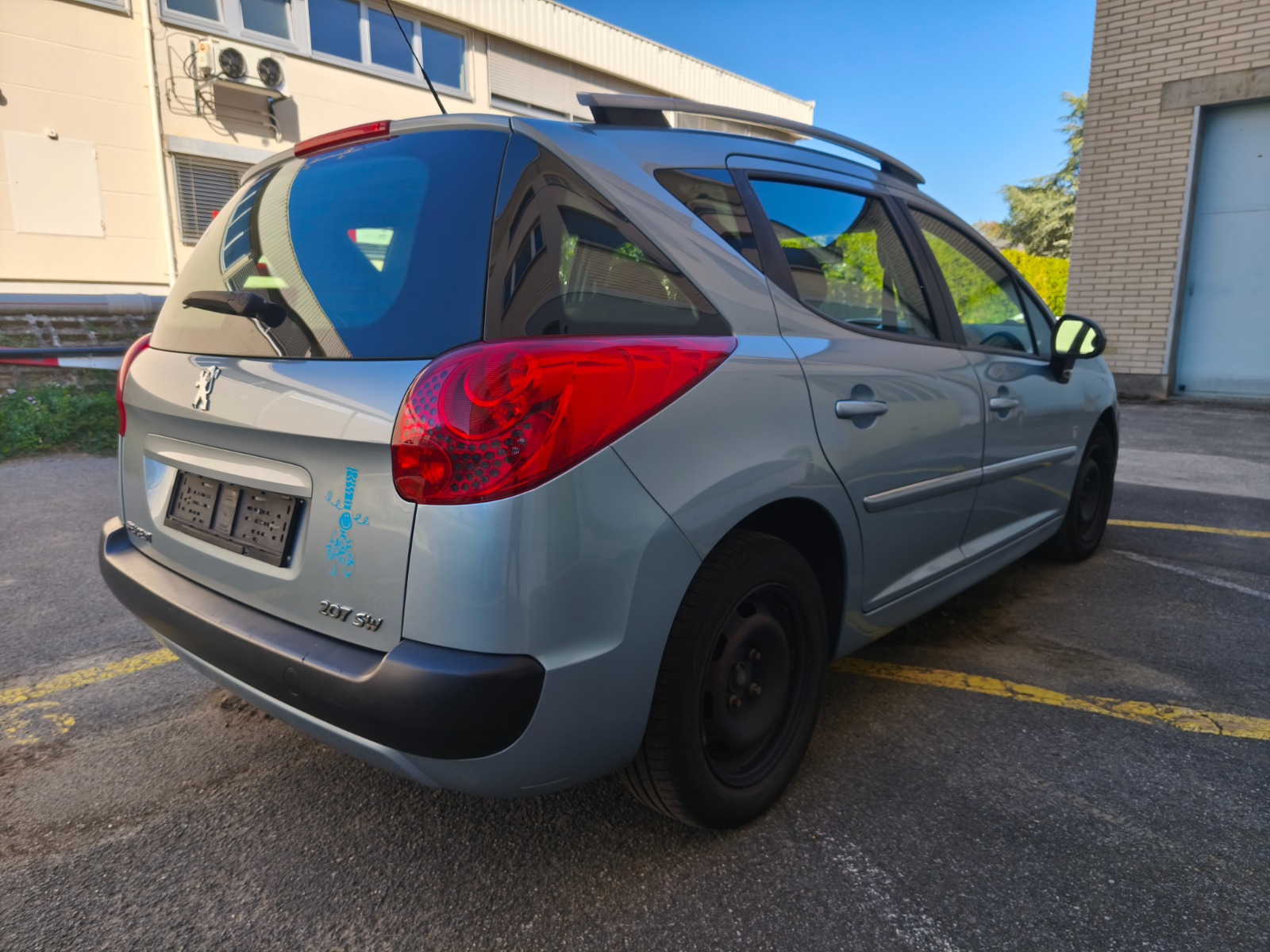 PEUGEOT 207 SW 1.4 16V Trendy Clim-image-3