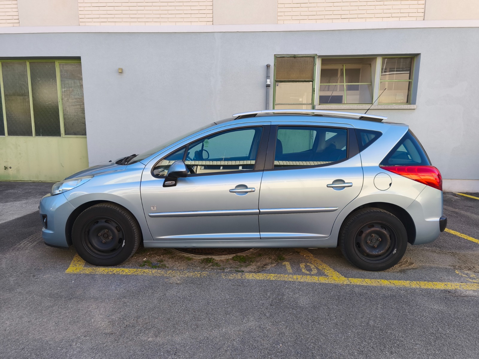 PEUGEOT 207 SW 1.4 16V Trendy Clim-image-10