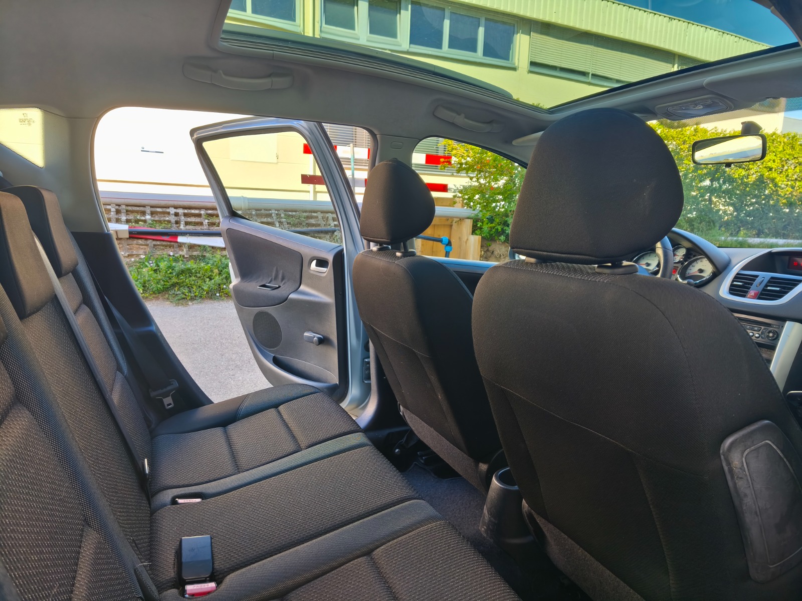 PEUGEOT 207 SW 1.4 16V Trendy Clim-image-9
