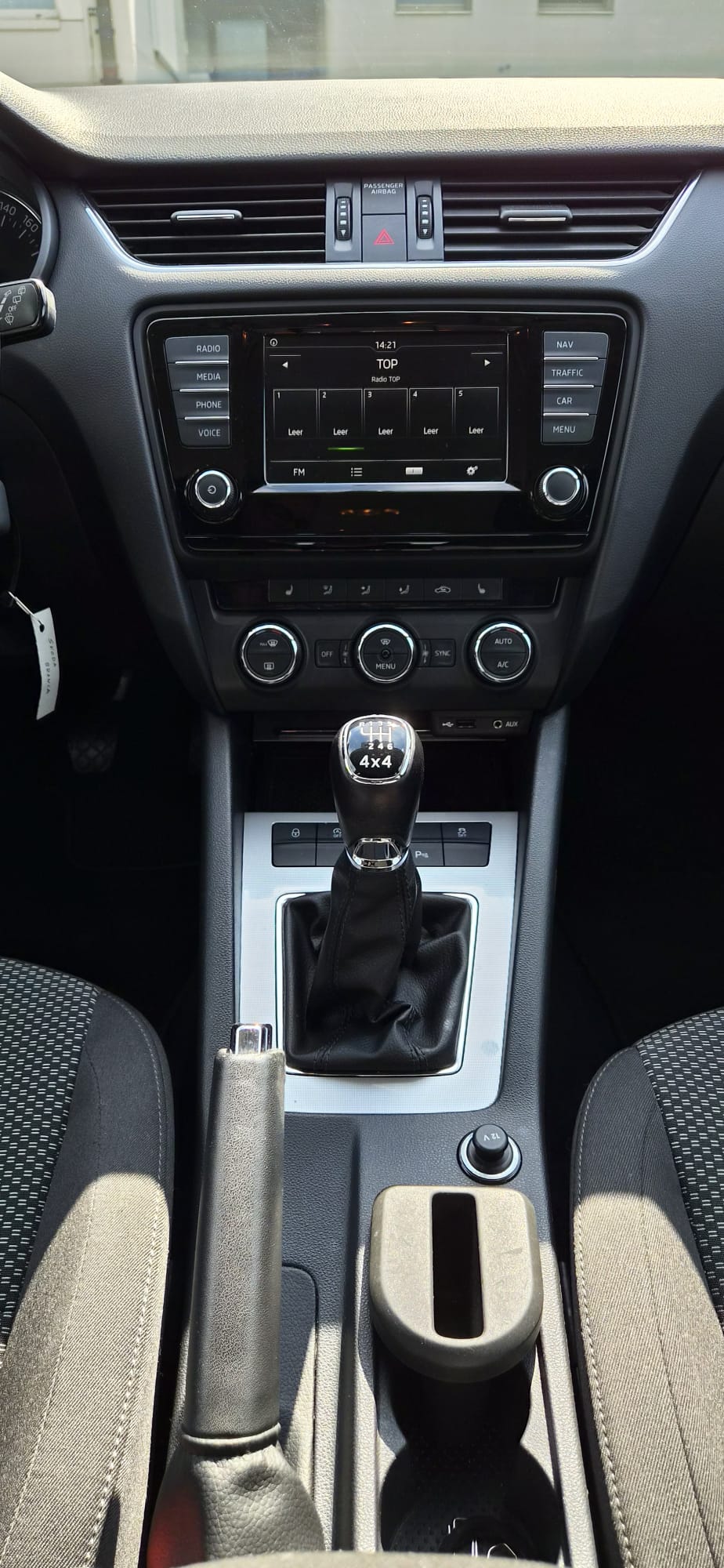 SKODA 1.6 TDI 110 Ambition 4x4-image-3