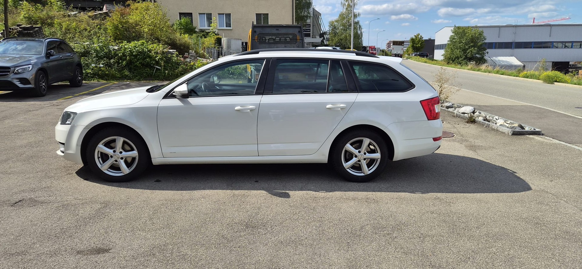 SKODA 1.6 TDI 110 Ambition 4x4-image-1