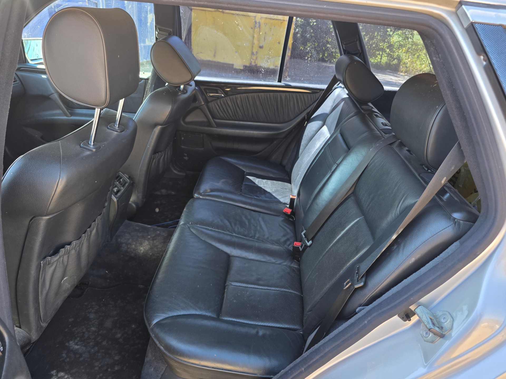 MERCEDES-BENZ E 320 Classic Automatic-image-9