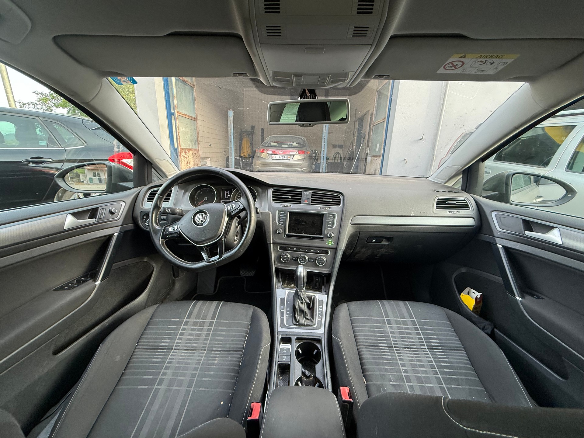 VW Golf 2.0 TDI Comfortline DSG-image-12