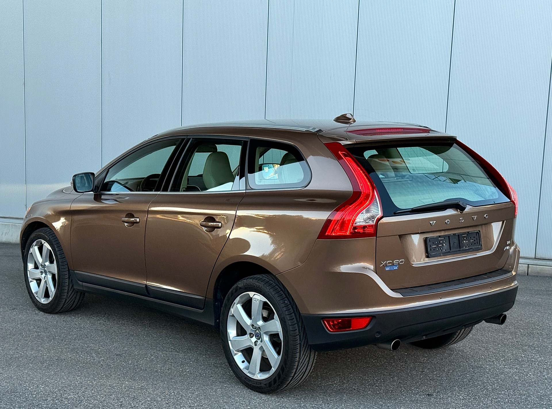 VOLVO XC60 T6 AWD Summum Geartronic-image-2