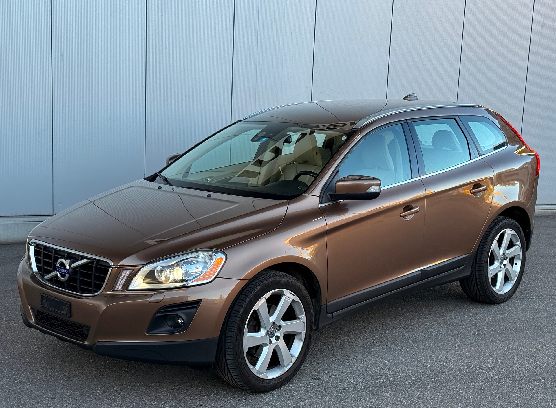 VOLVO XC60 T6 AWD Summum Geartronic-image-3
