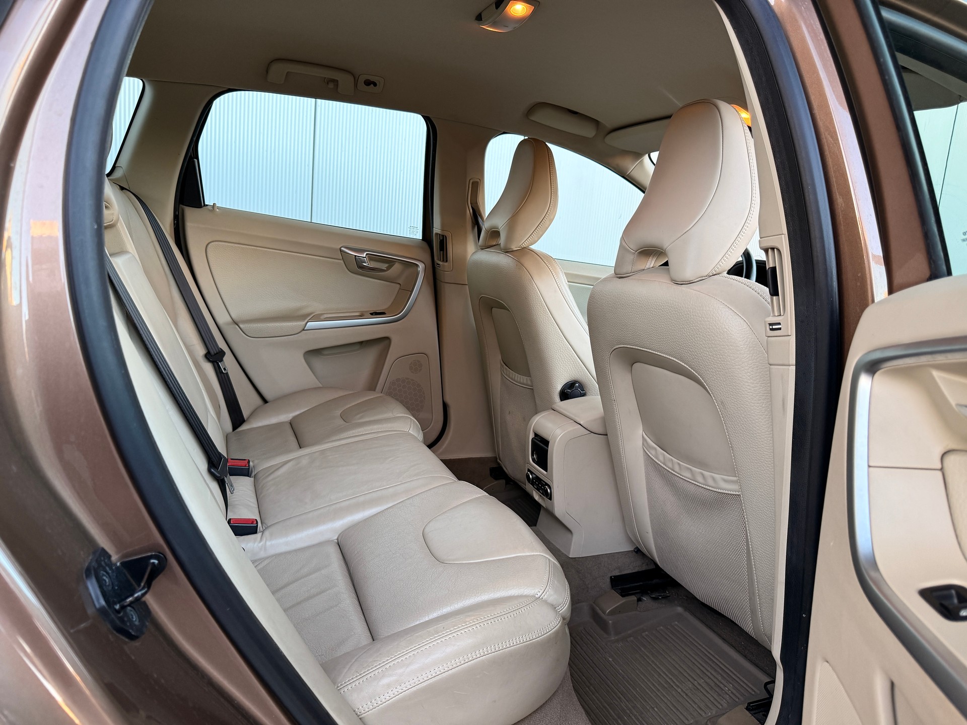VOLVO XC60 T6 AWD Summum Geartronic-image-13