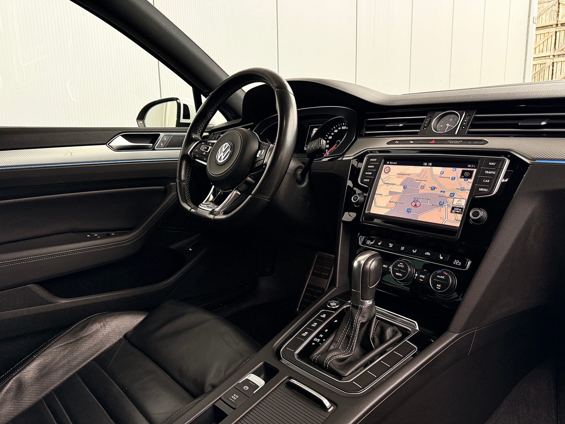 VW Passat Variant 2.0 TDI BMT R-Line DSG 4Motion-image-7
