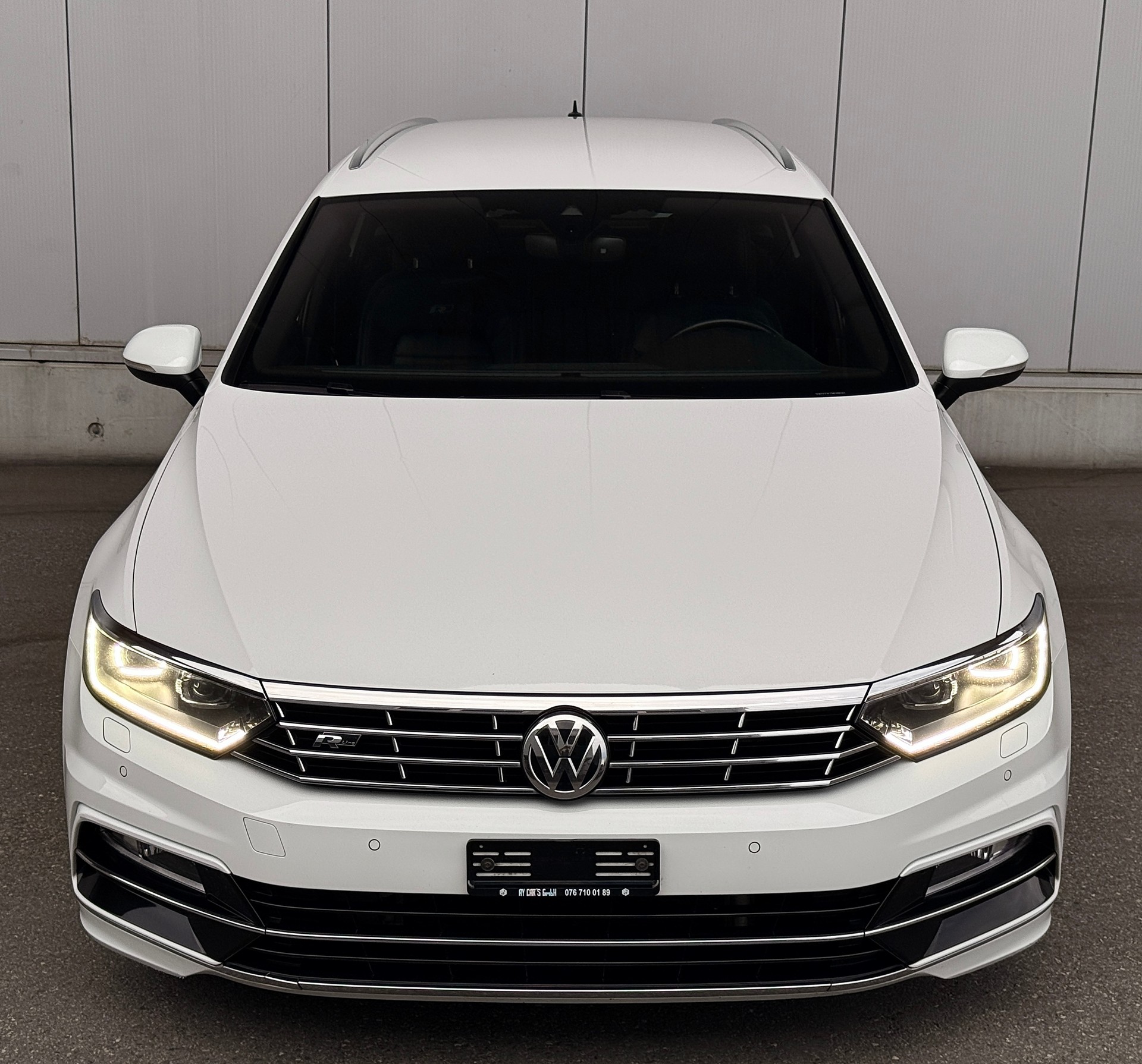 VW Passat Variant 2.0 TDI BMT R-Line DSG 4Motion-image-5
