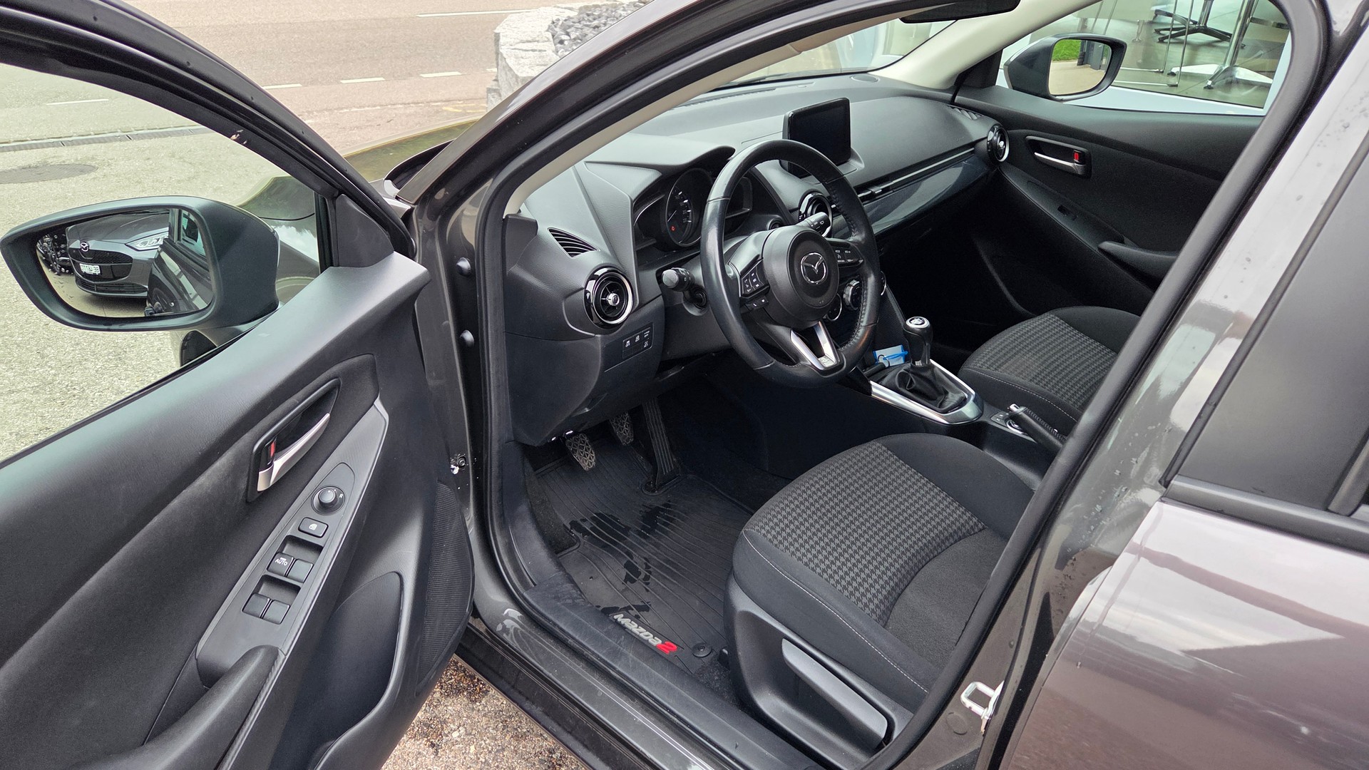 MAZDA 2 SKYACTIV-G 90 Ambition Plus-image-10