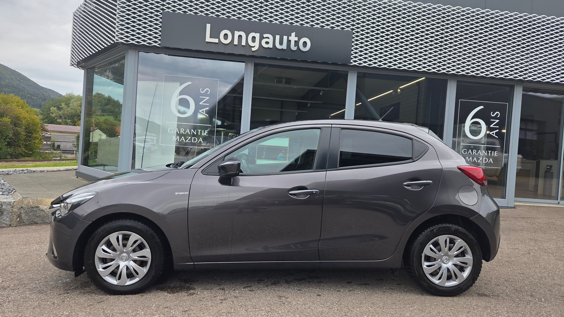 MAZDA 2 SKYACTIV-G 90 Ambition Plus-image-0
