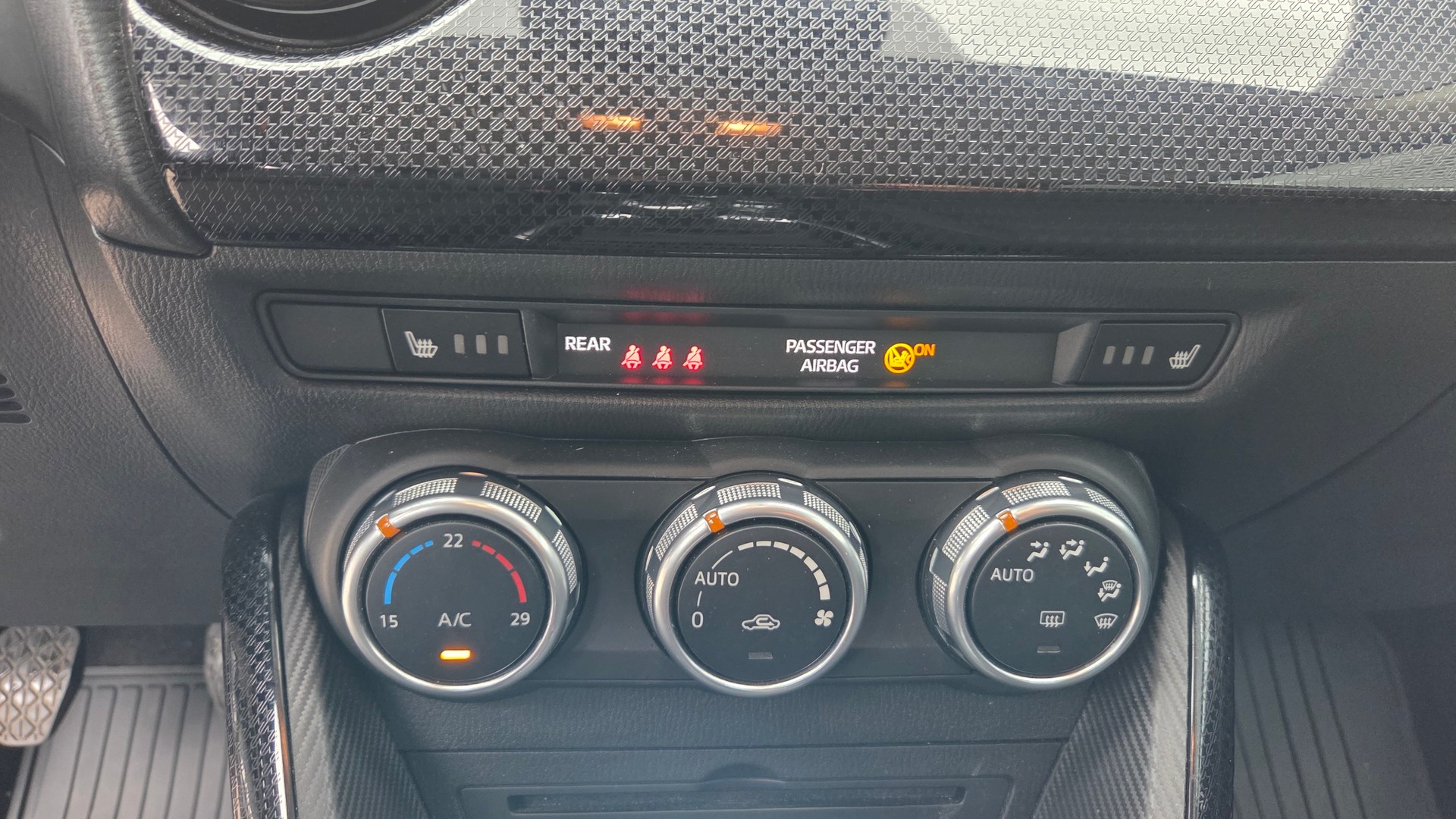 MAZDA 2 SKYACTIV-G 90 Ambition Plus-image-14
