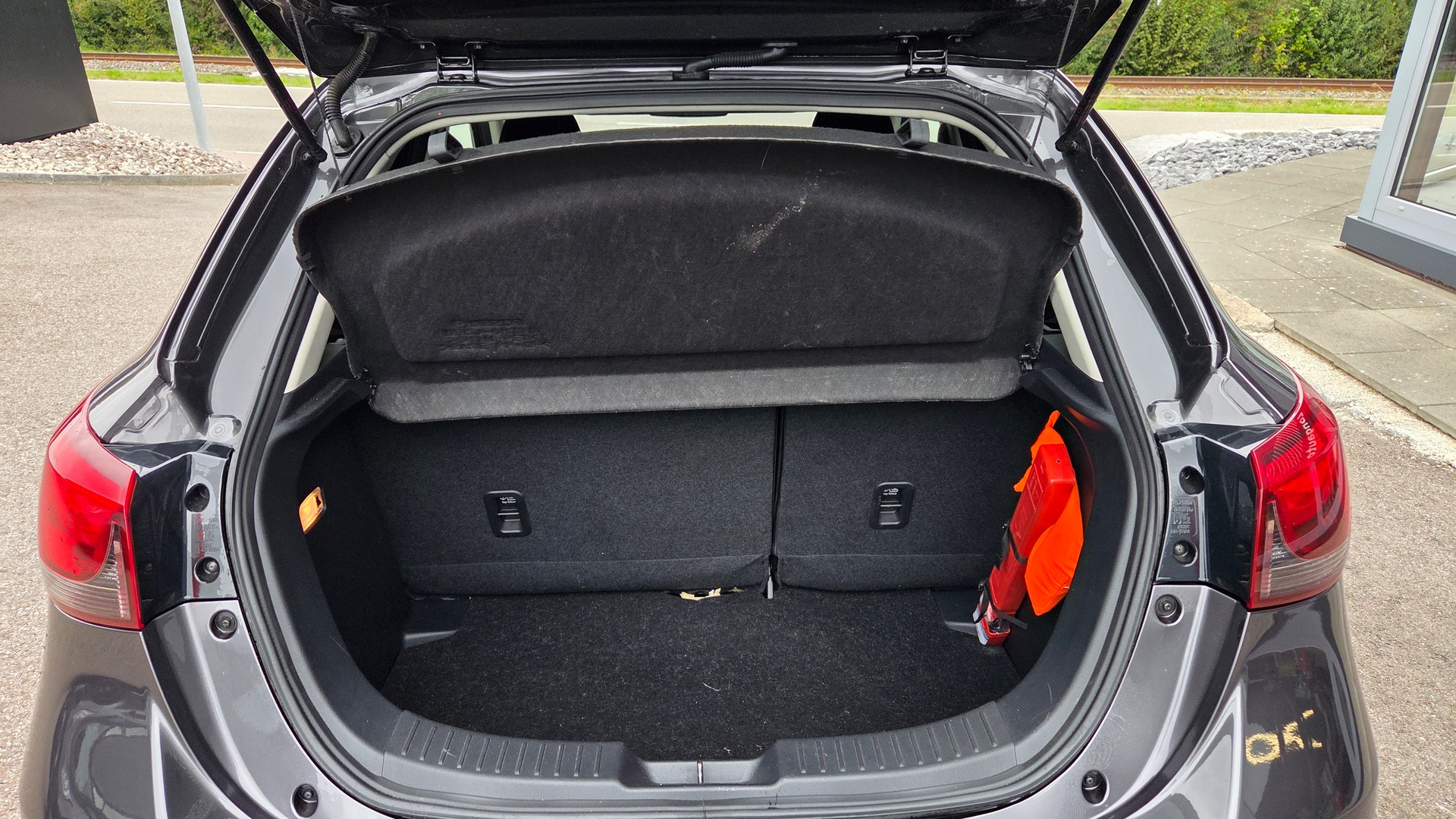 MAZDA 2 SKYACTIV-G 90 Ambition Plus-image-9