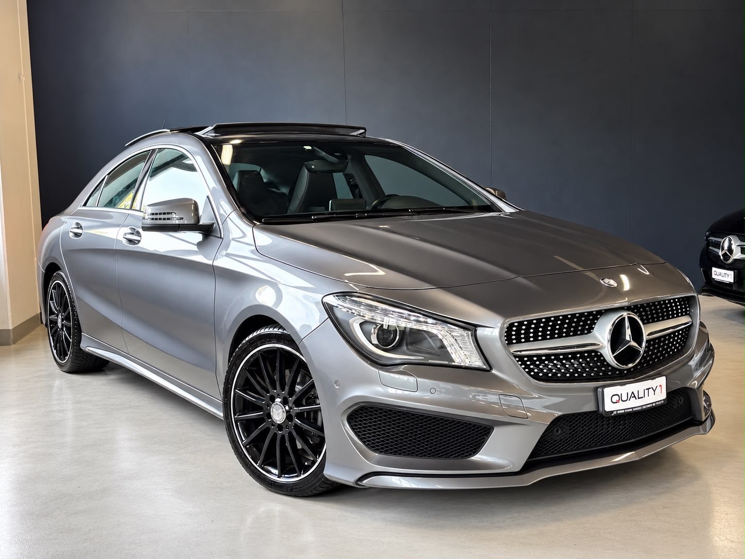MERCEDES-BENZ CLA 180 AMG Line 7G-DCT-image-3