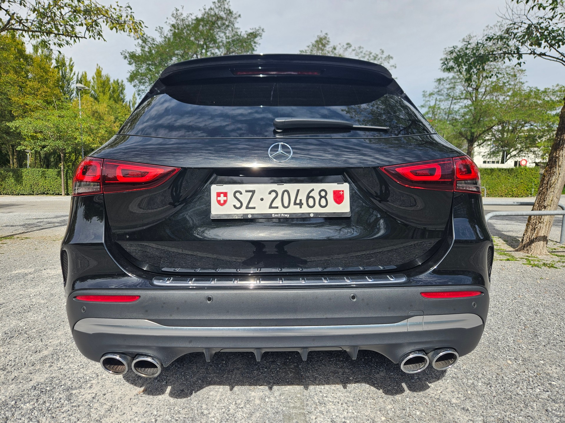 MERCEDES-BENZ GLA 45 S AMG 4matic+-image-12