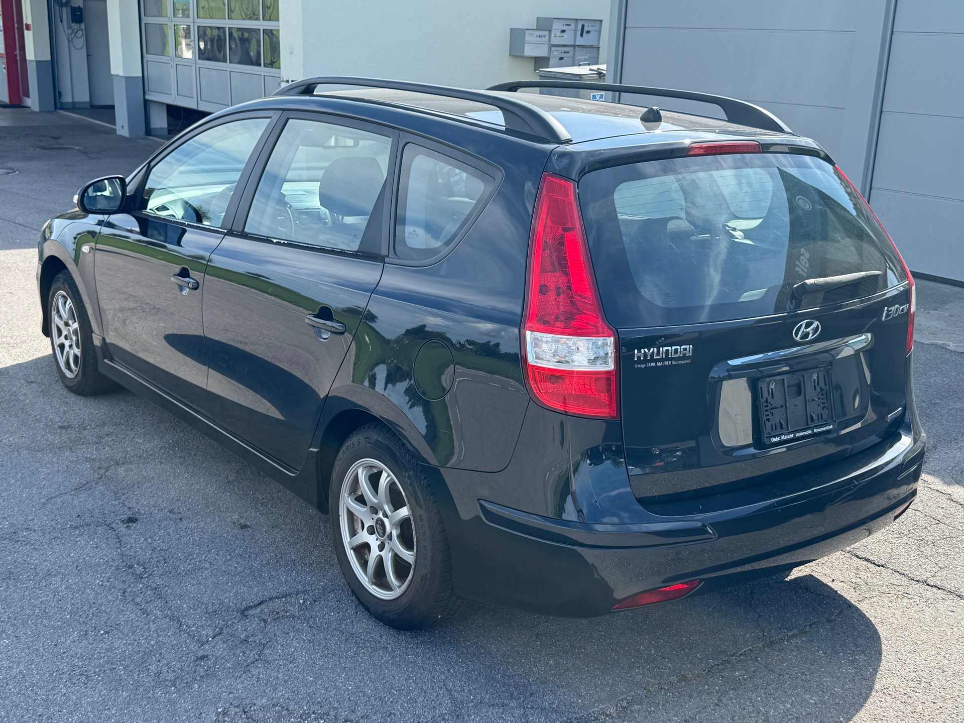 HYUNDAI i30 Wagon 2.0 Premium Automatic-image-4