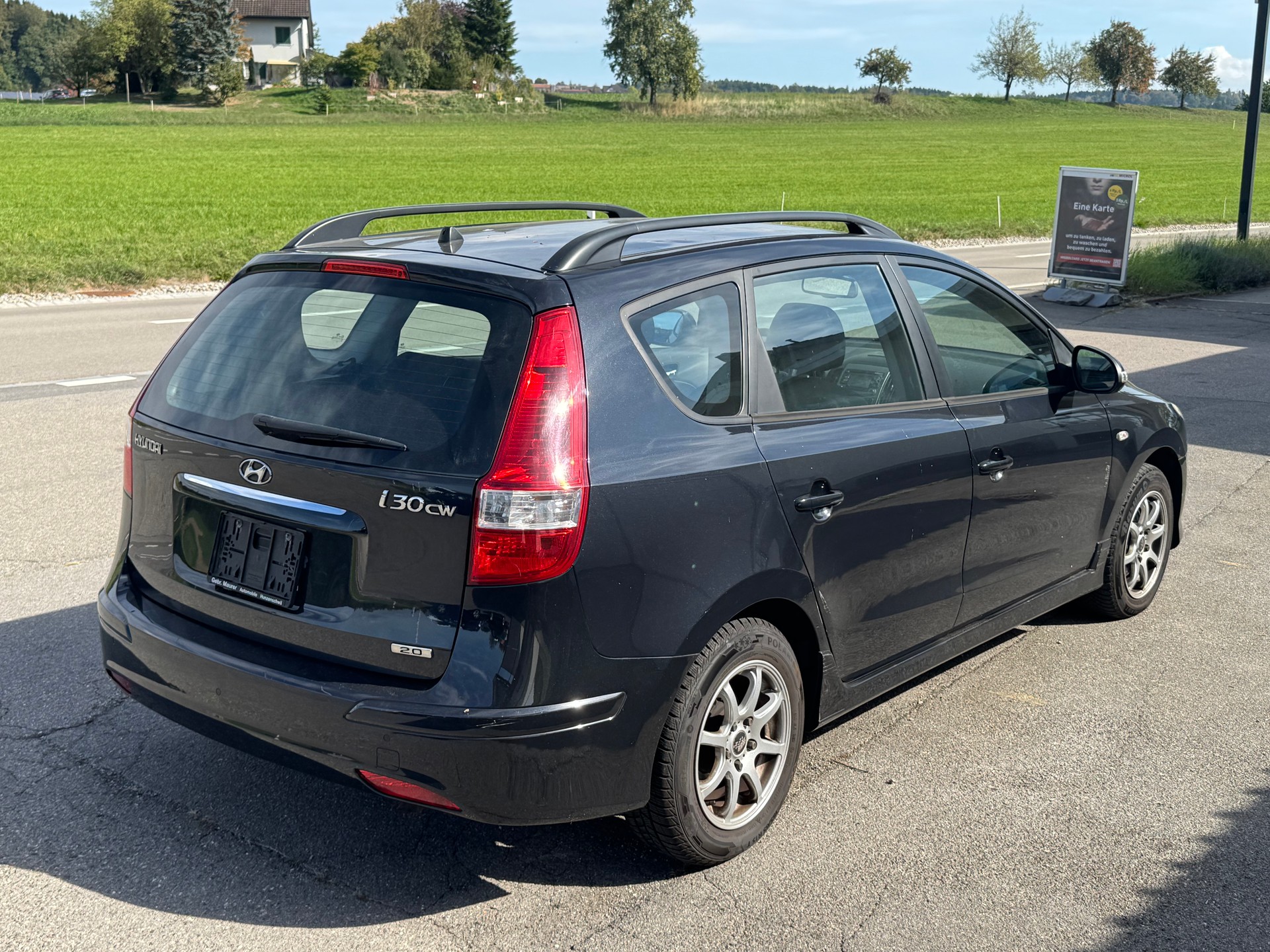 HYUNDAI i30 Wagon 2.0 Premium Automatic-image-3