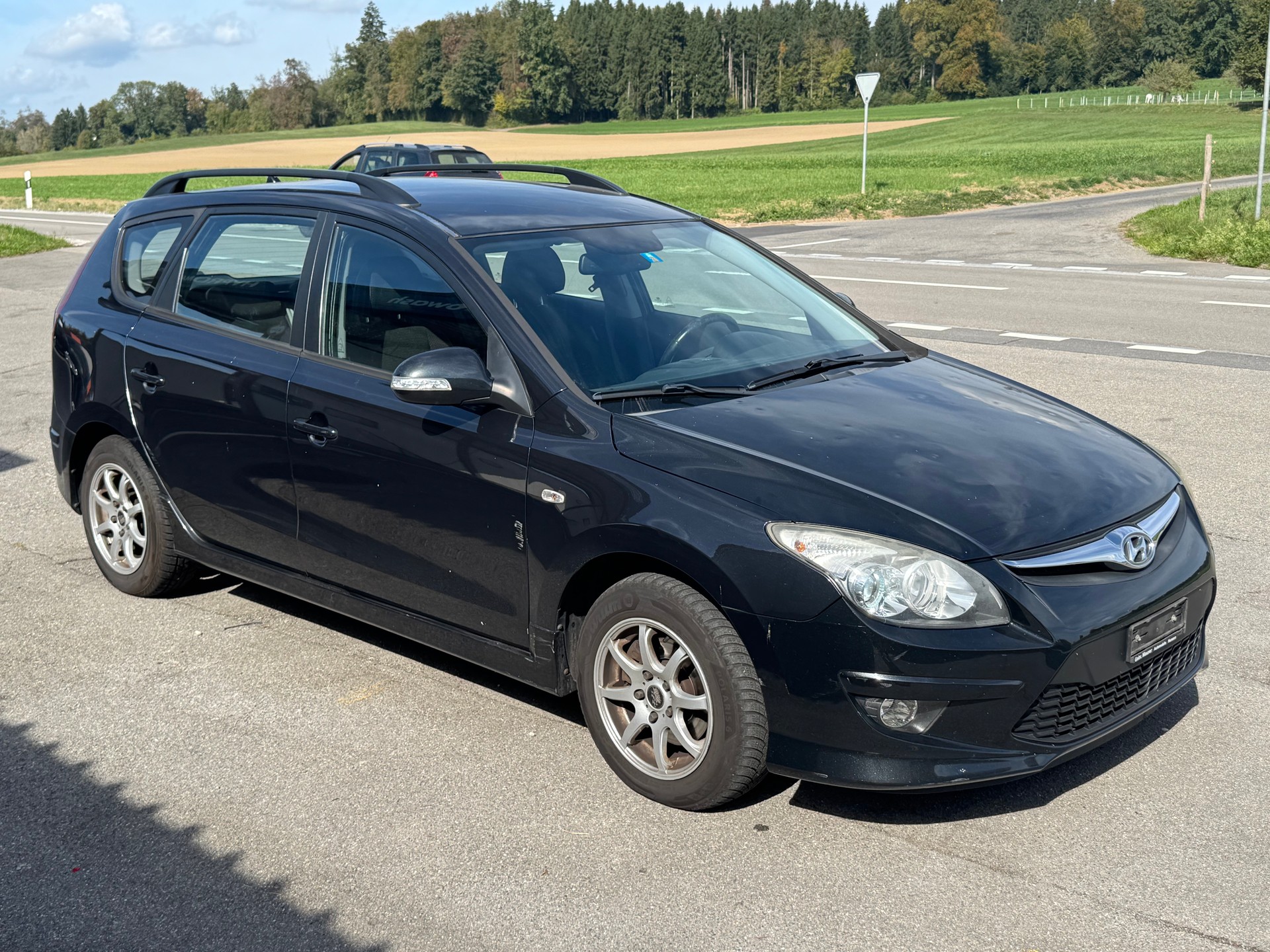 HYUNDAI i30 Wagon 2.0 Premium Automatic-image-2