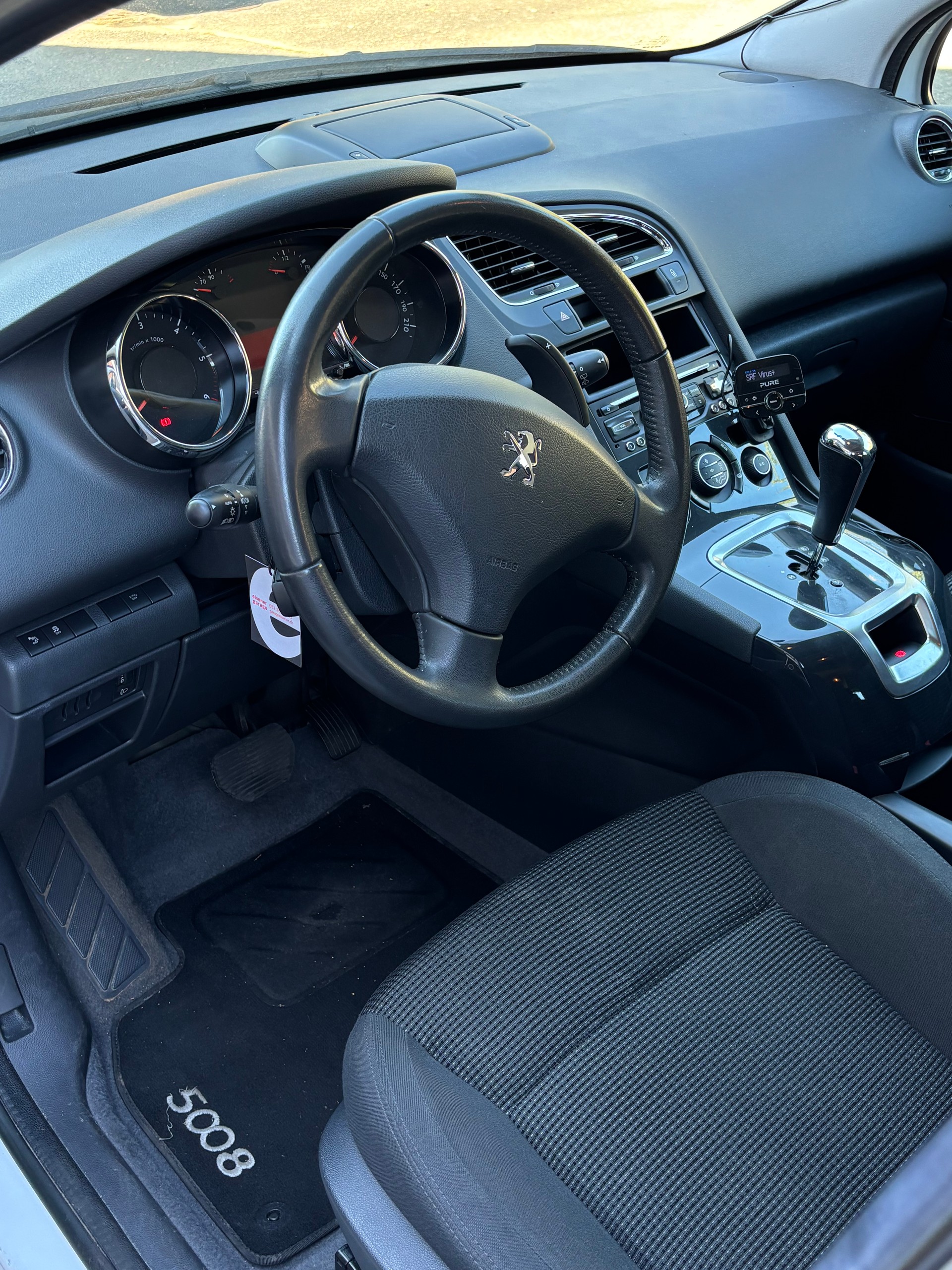 PEUGEOT 5008 1.6 e-HDI Allure ETG6-image-5