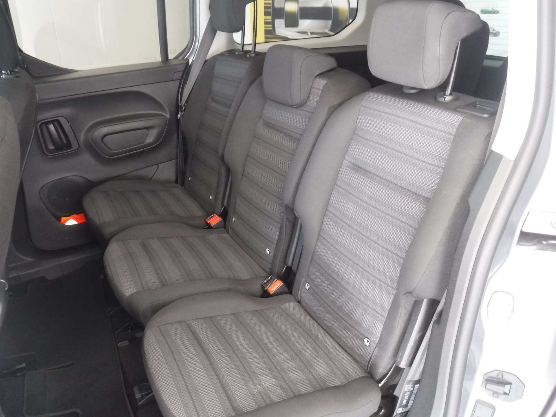 OPEL Combo Life XL 1.5 7 Plätze Ultimate Automat-image-8