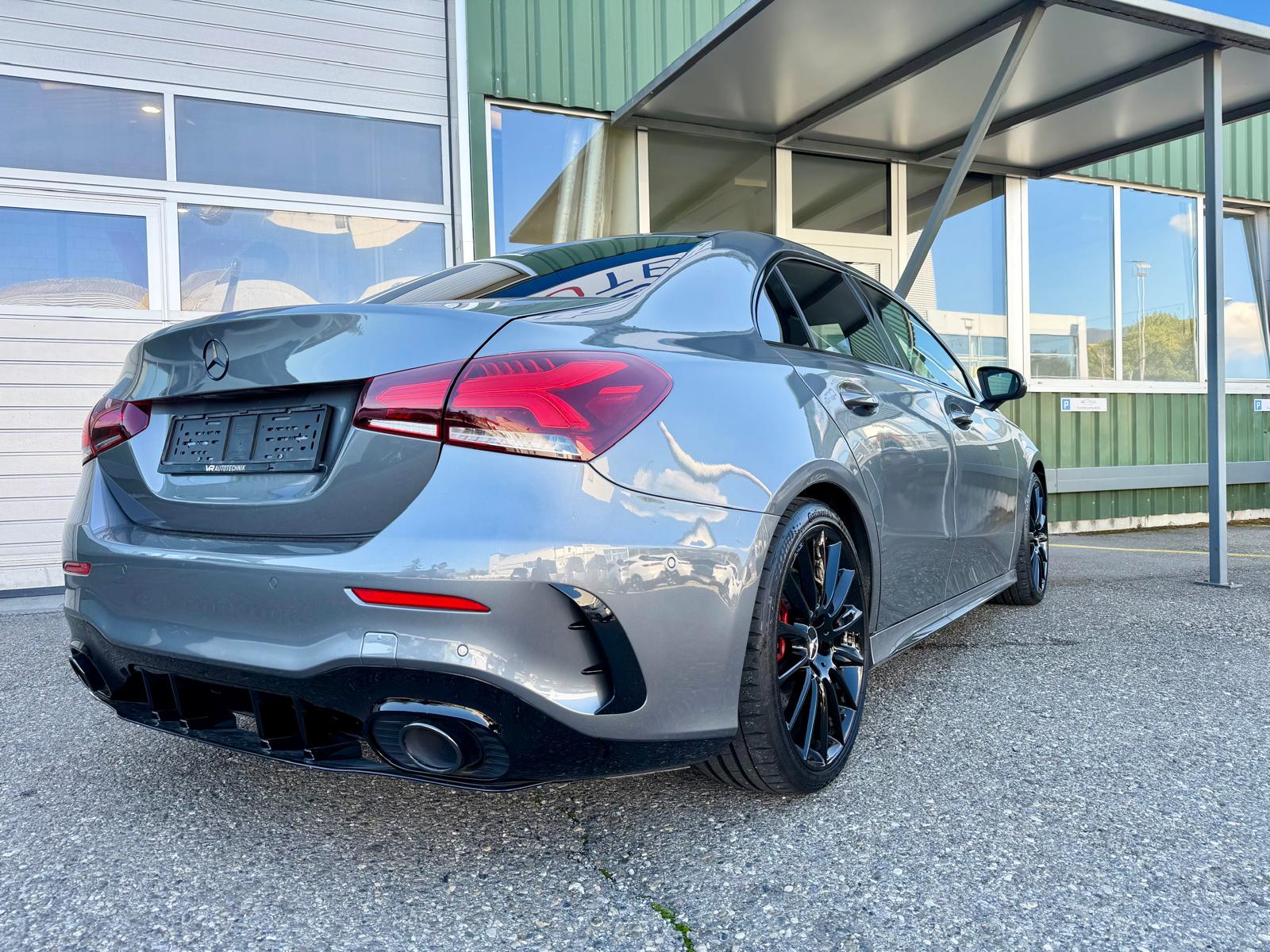 MERCEDES-BENZ A 35 AMG 4Matic Speedshift-image-4