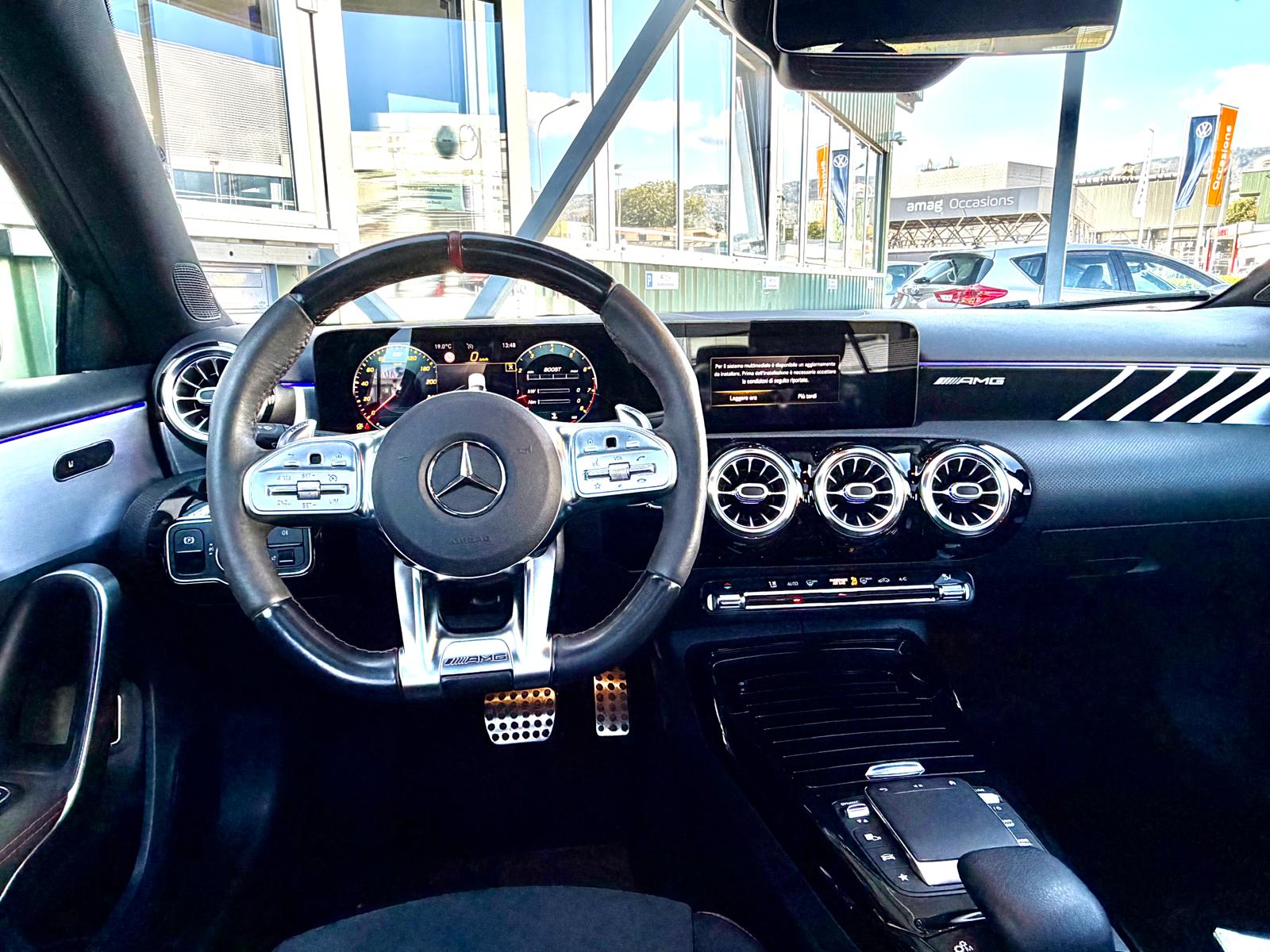 MERCEDES-BENZ A 35 AMG 4Matic Speedshift-image-10