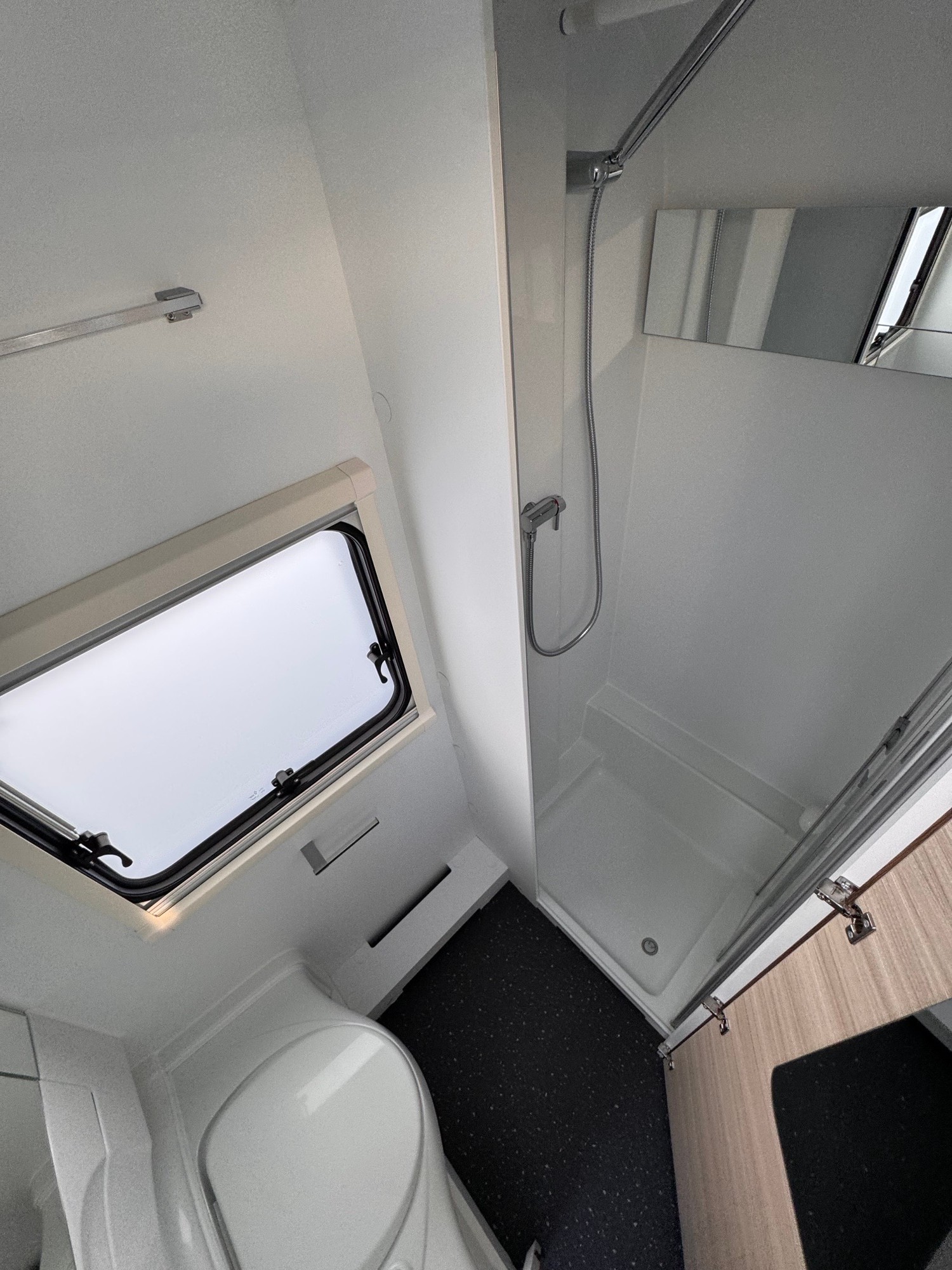 ADRIA 552 PK Swiss Edition-image-10