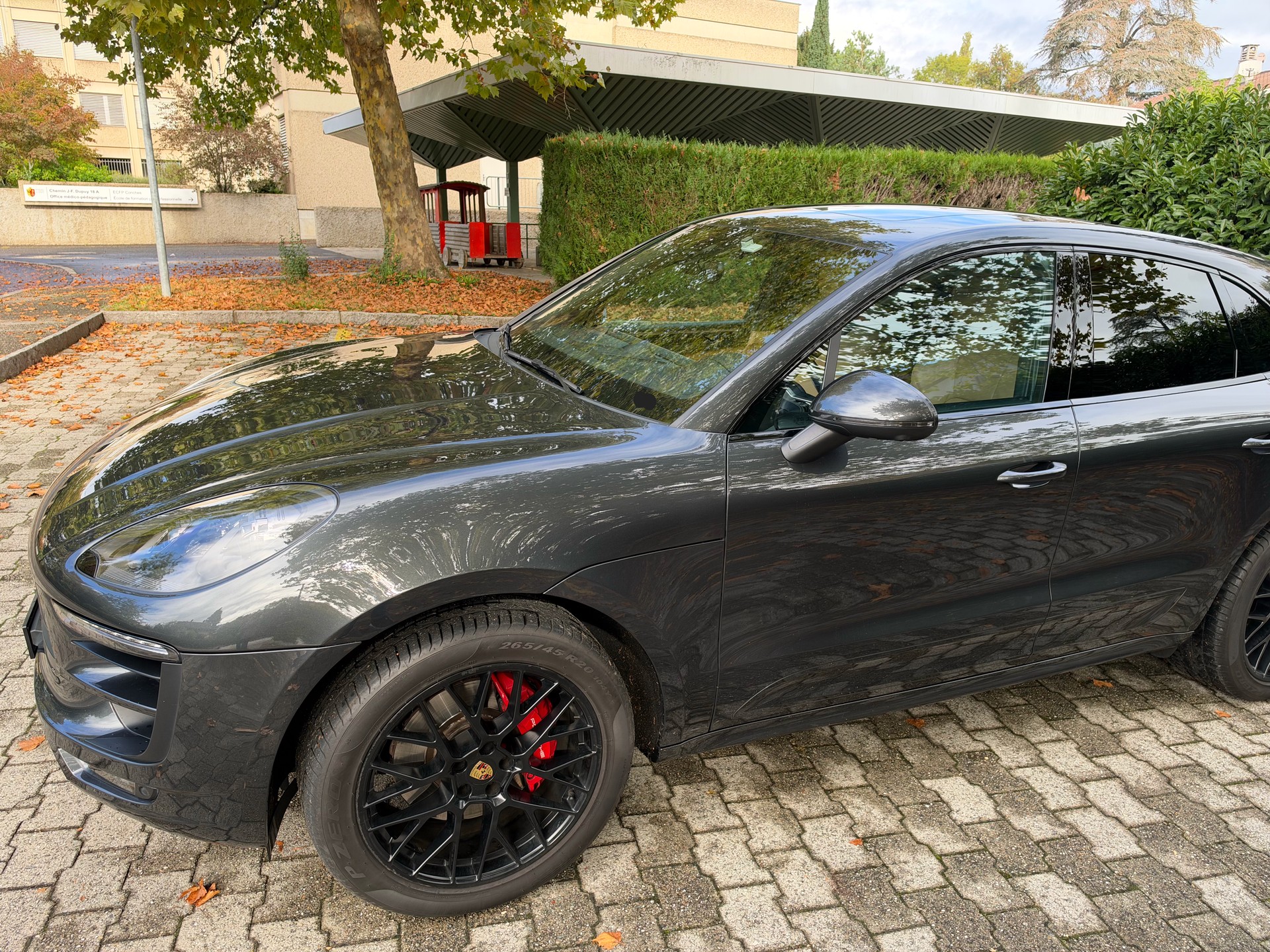 PORSCHE 3.0 V6 GTS-image-4