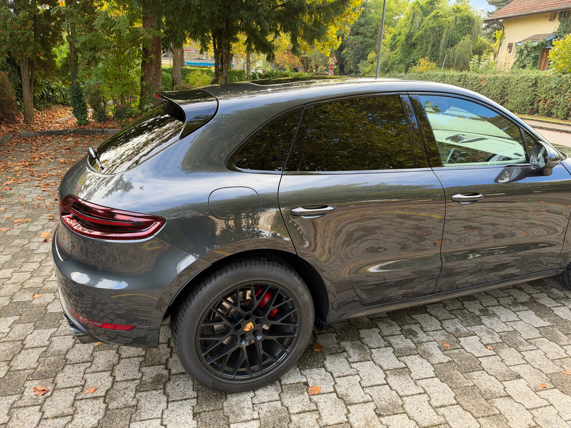 PORSCHE 3.0 V6 GTS-image-7