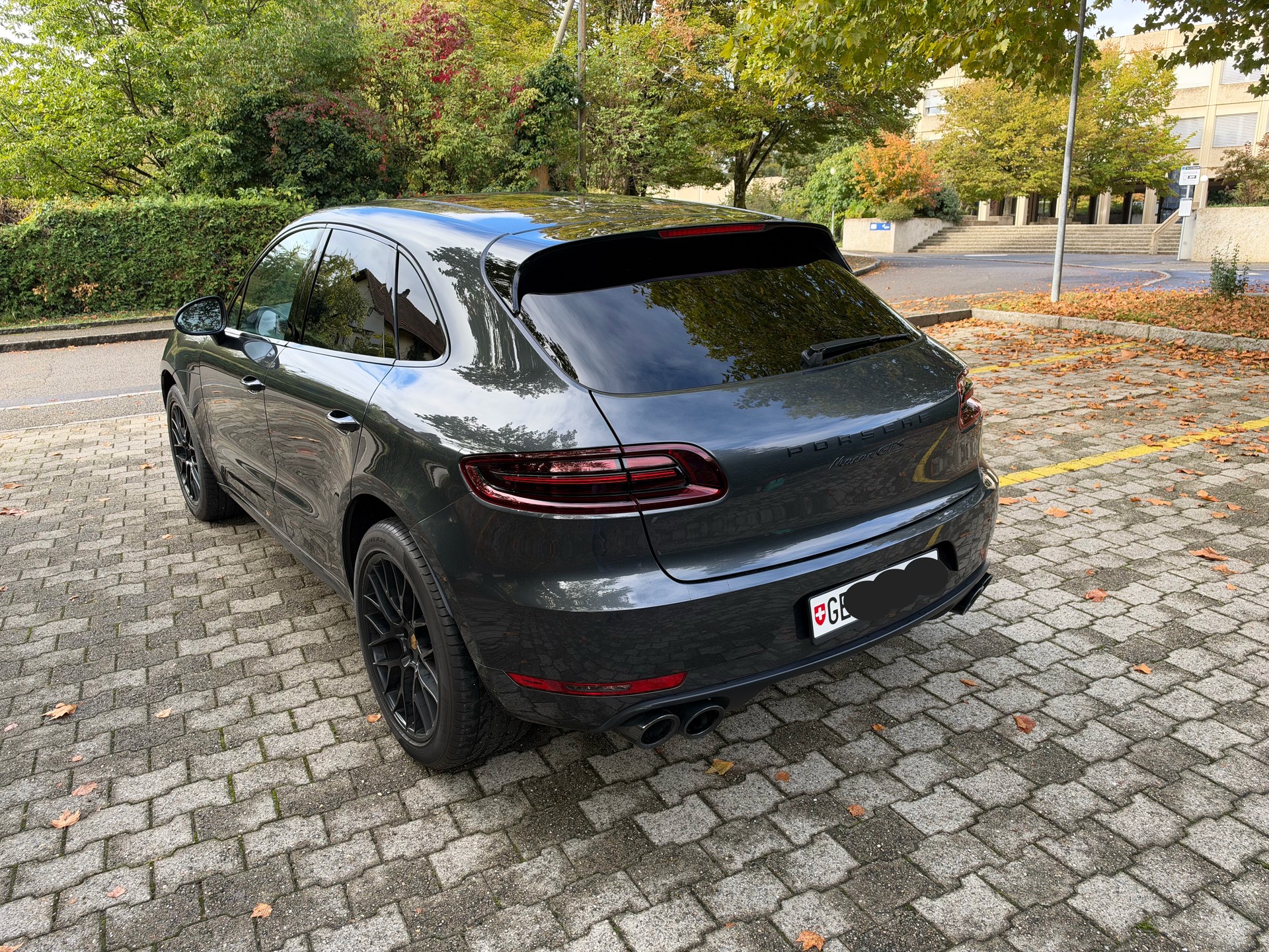 PORSCHE 3.0 V6 GTS-image-8