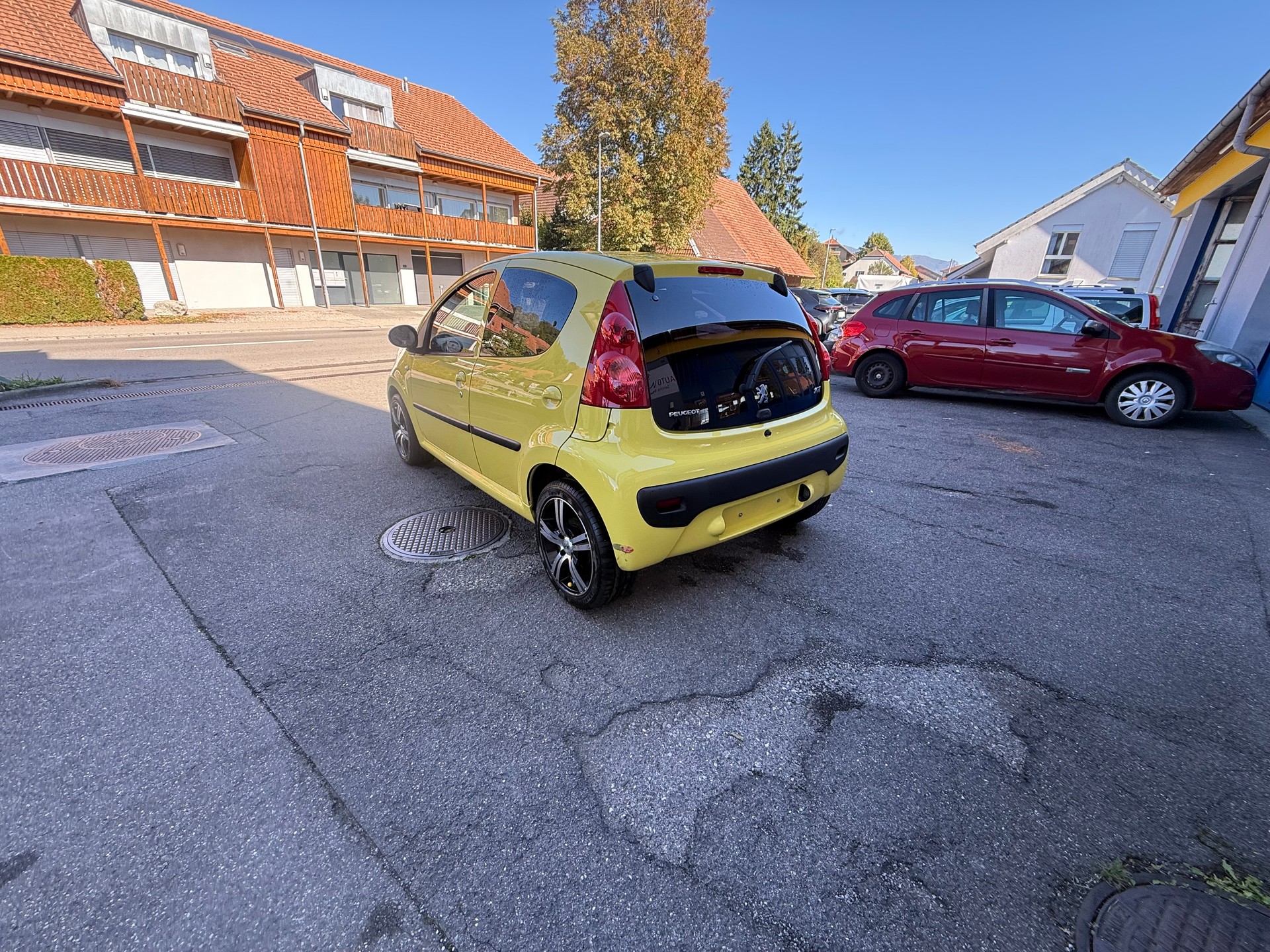 PEUGEOT 107 1.0 Trendy-image-4