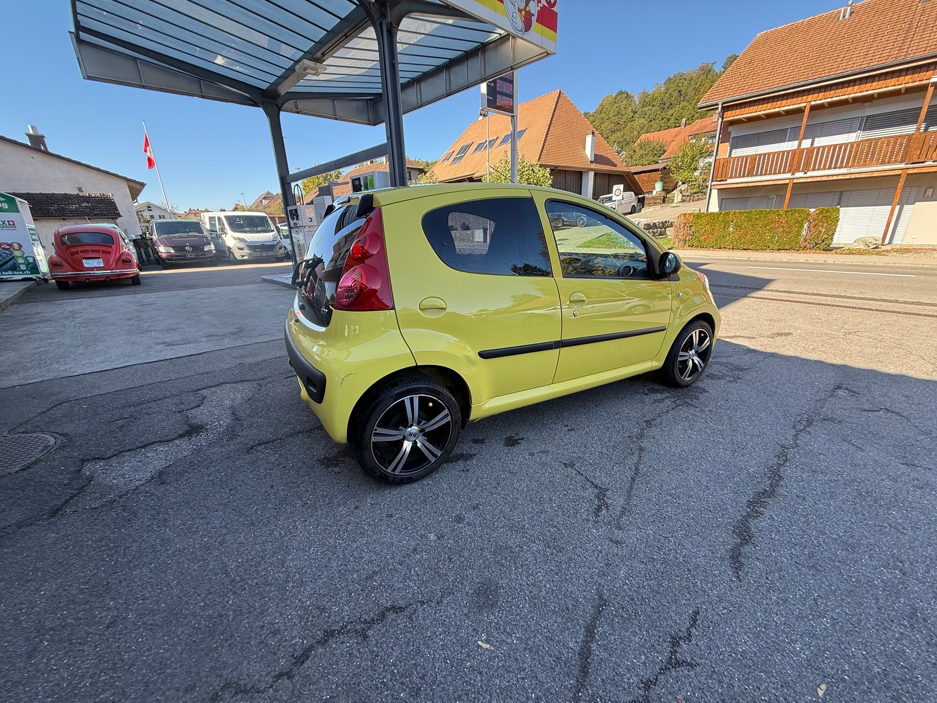PEUGEOT 107 1.0 Trendy-image-2