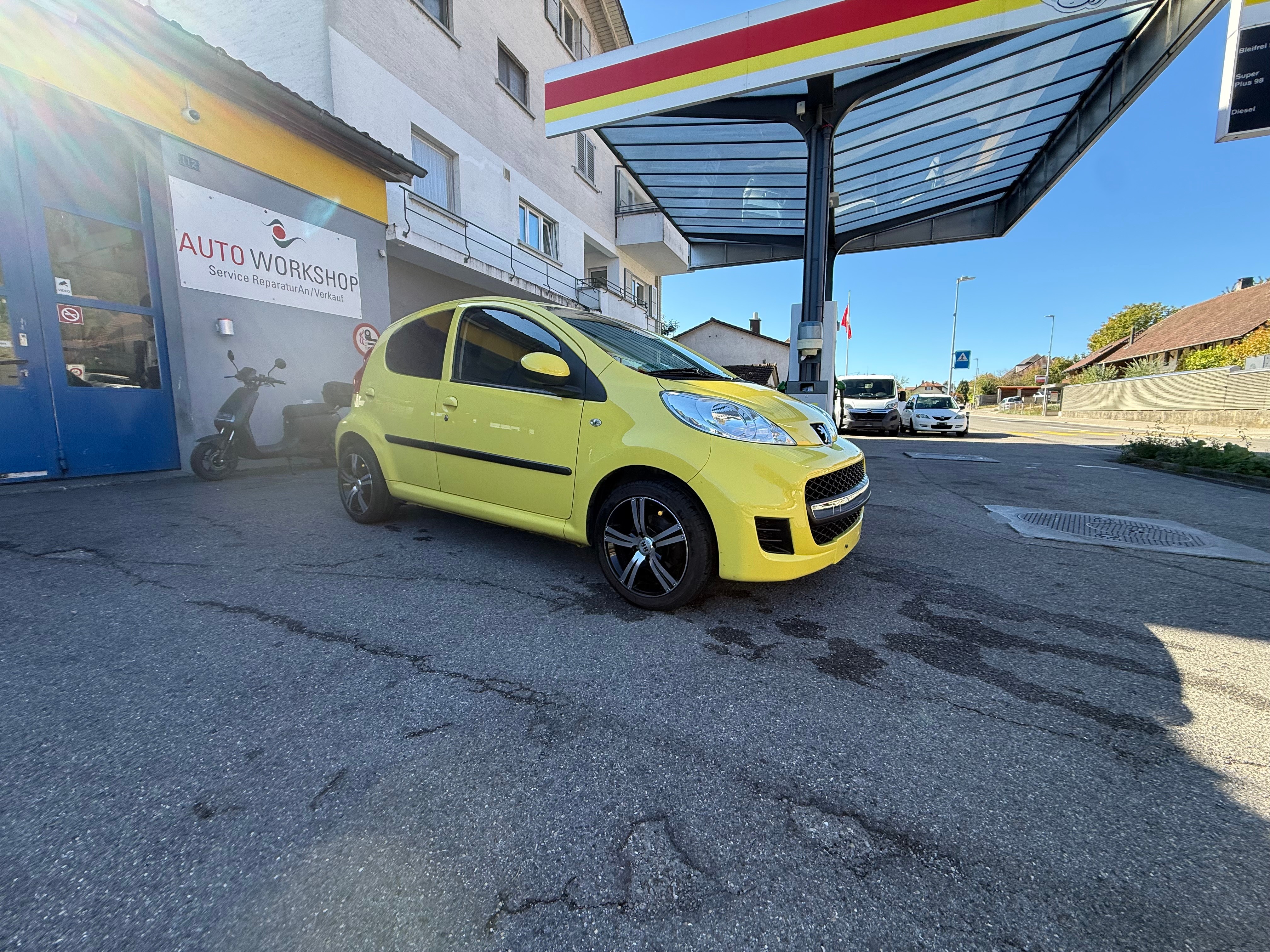 Car photo