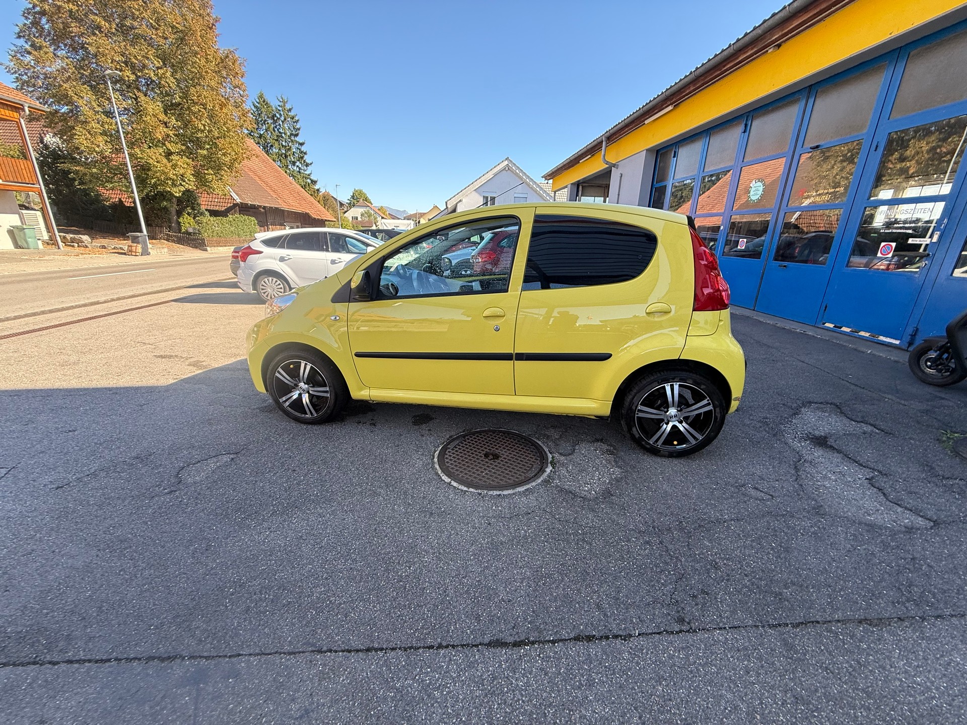 PEUGEOT 107 1.0 Trendy-image-5