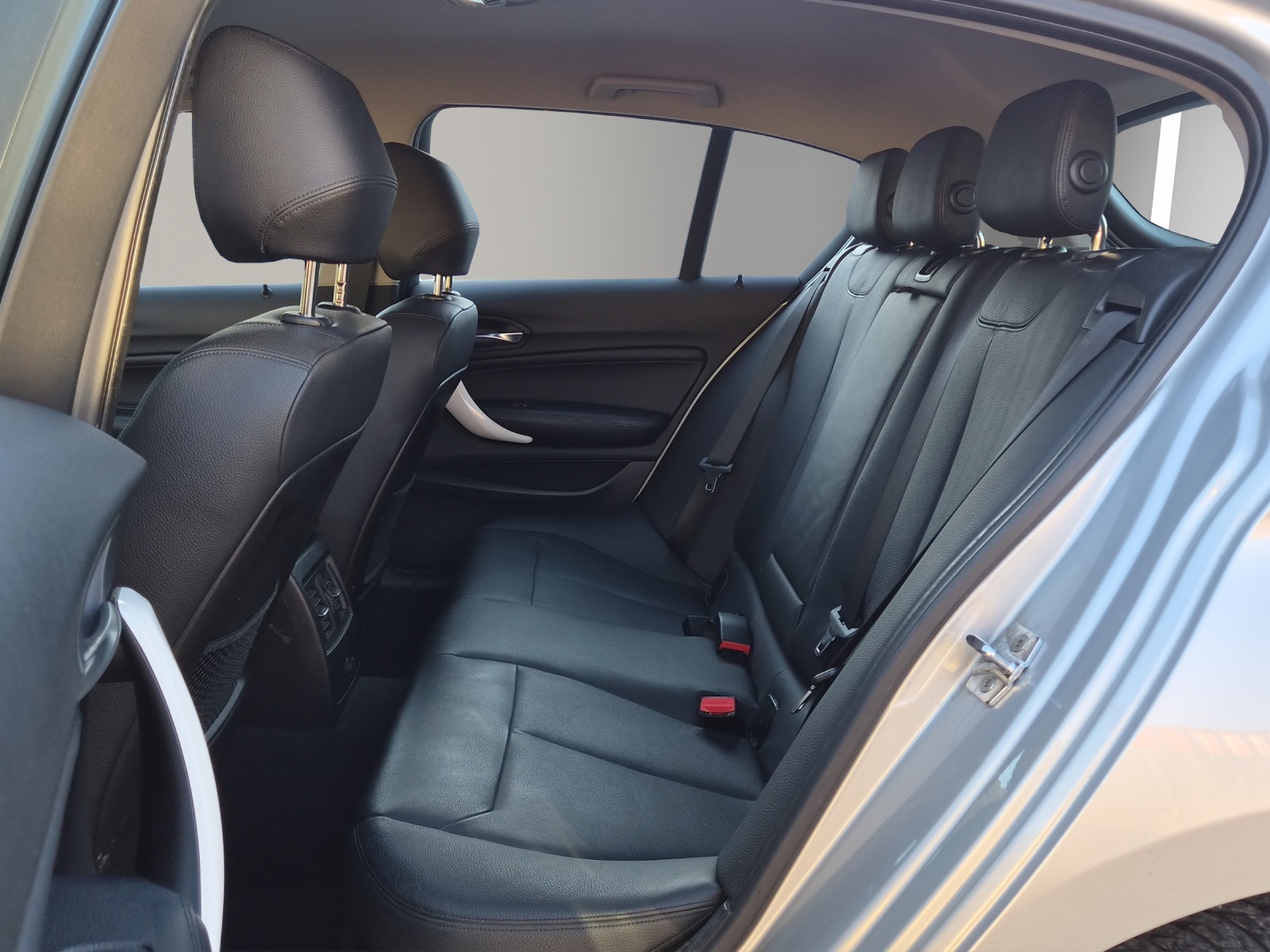 BMW 118i Urban Line-image-13