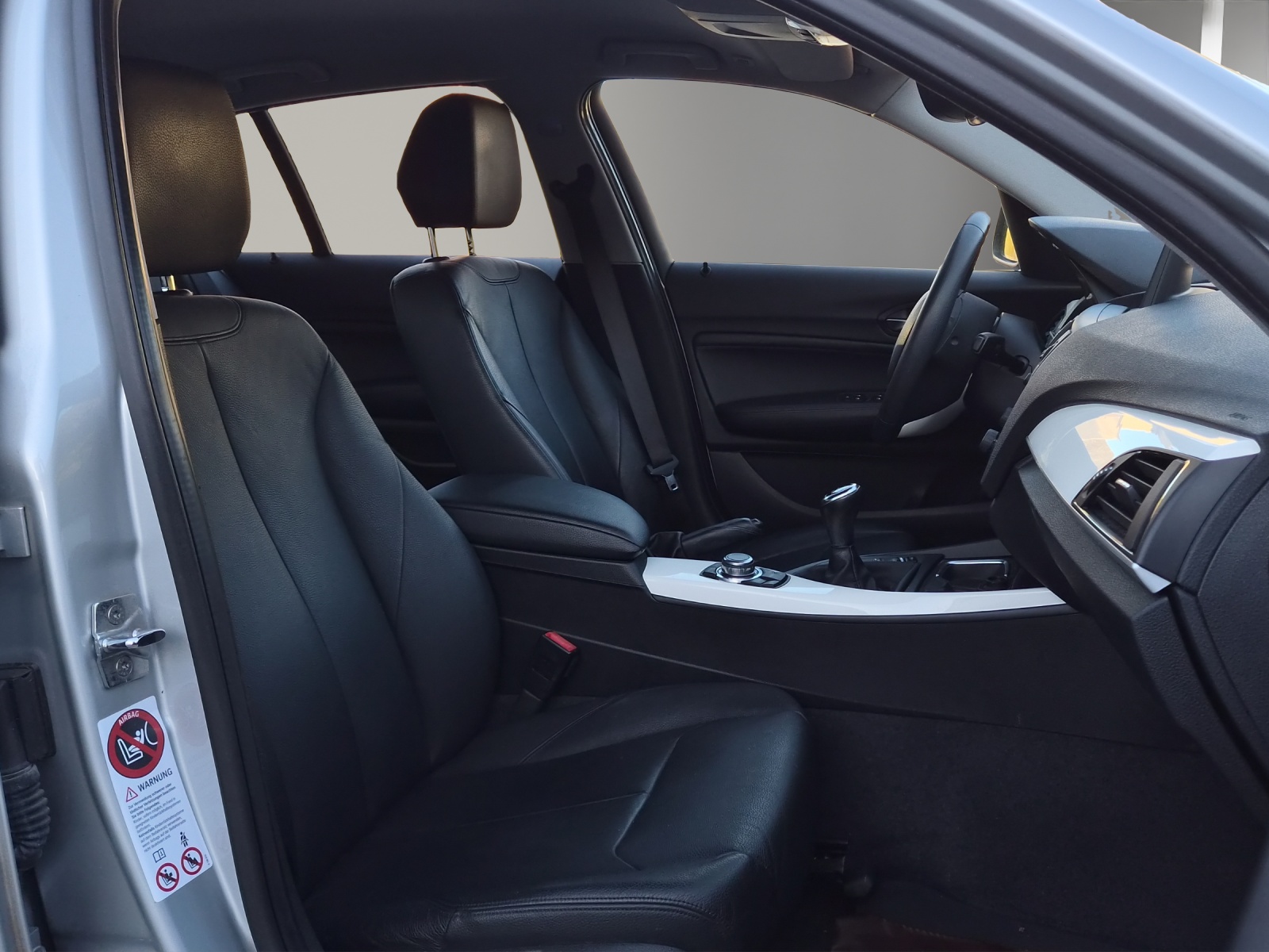 BMW 118i Urban Line-image-12