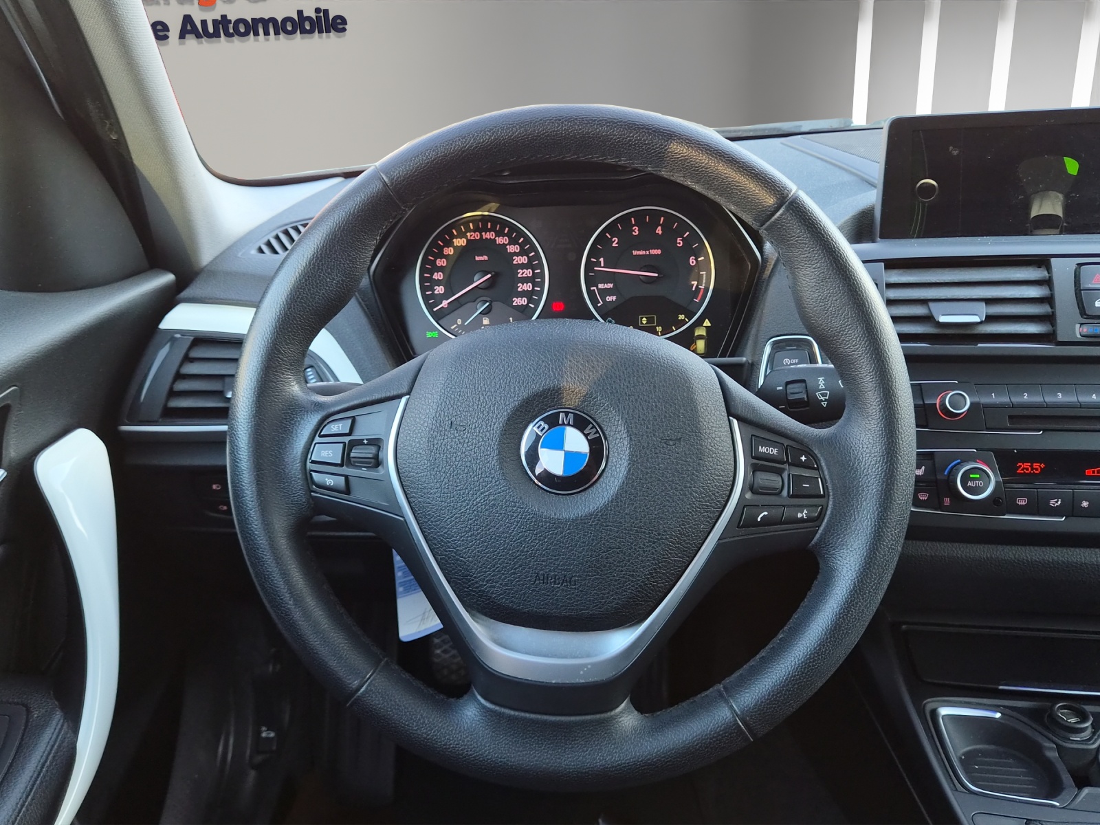 BMW 118i Urban Line-image-9