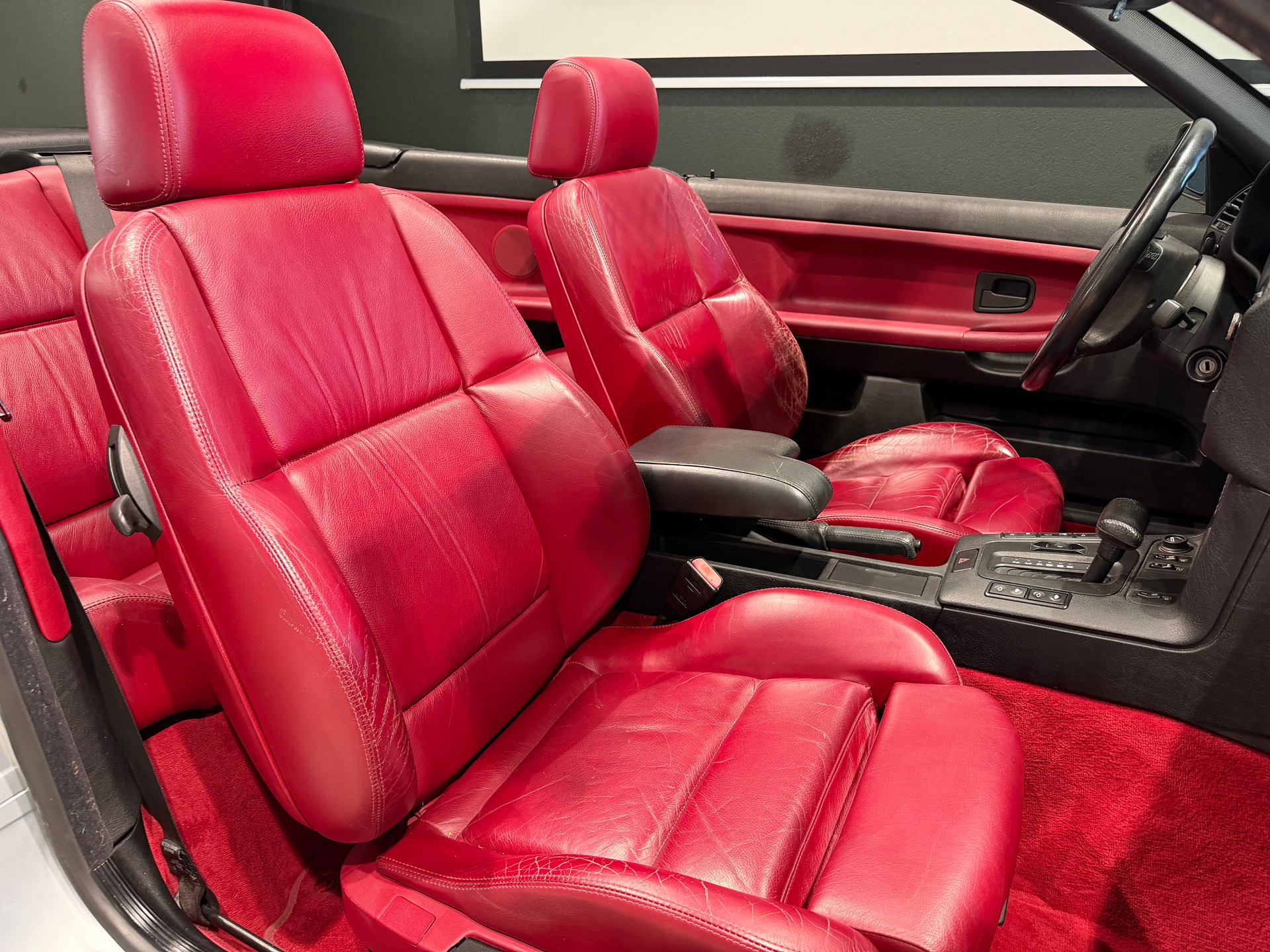 BMW 328i Cabrio-image-16