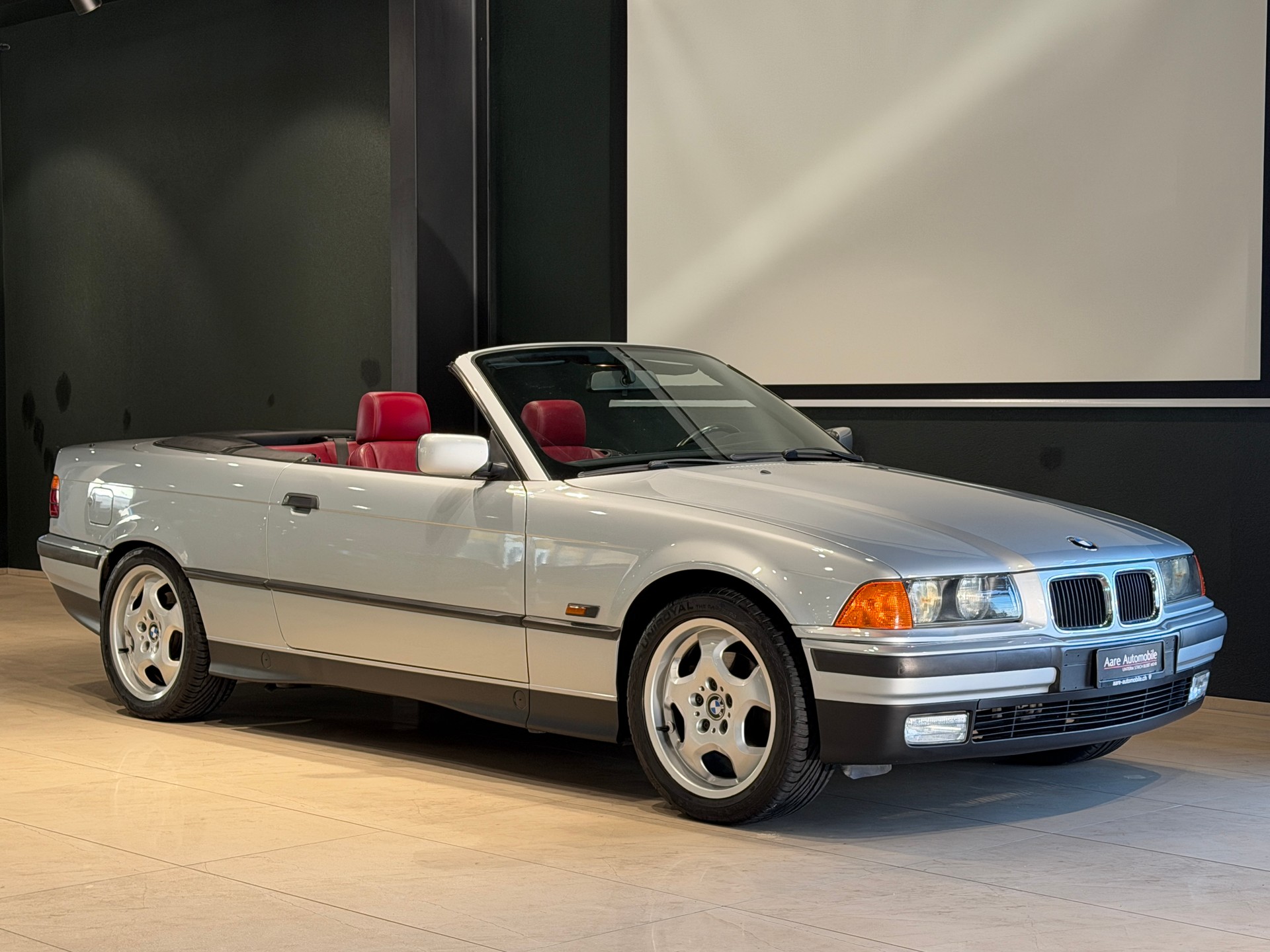BMW 328i Cabrio-image-1