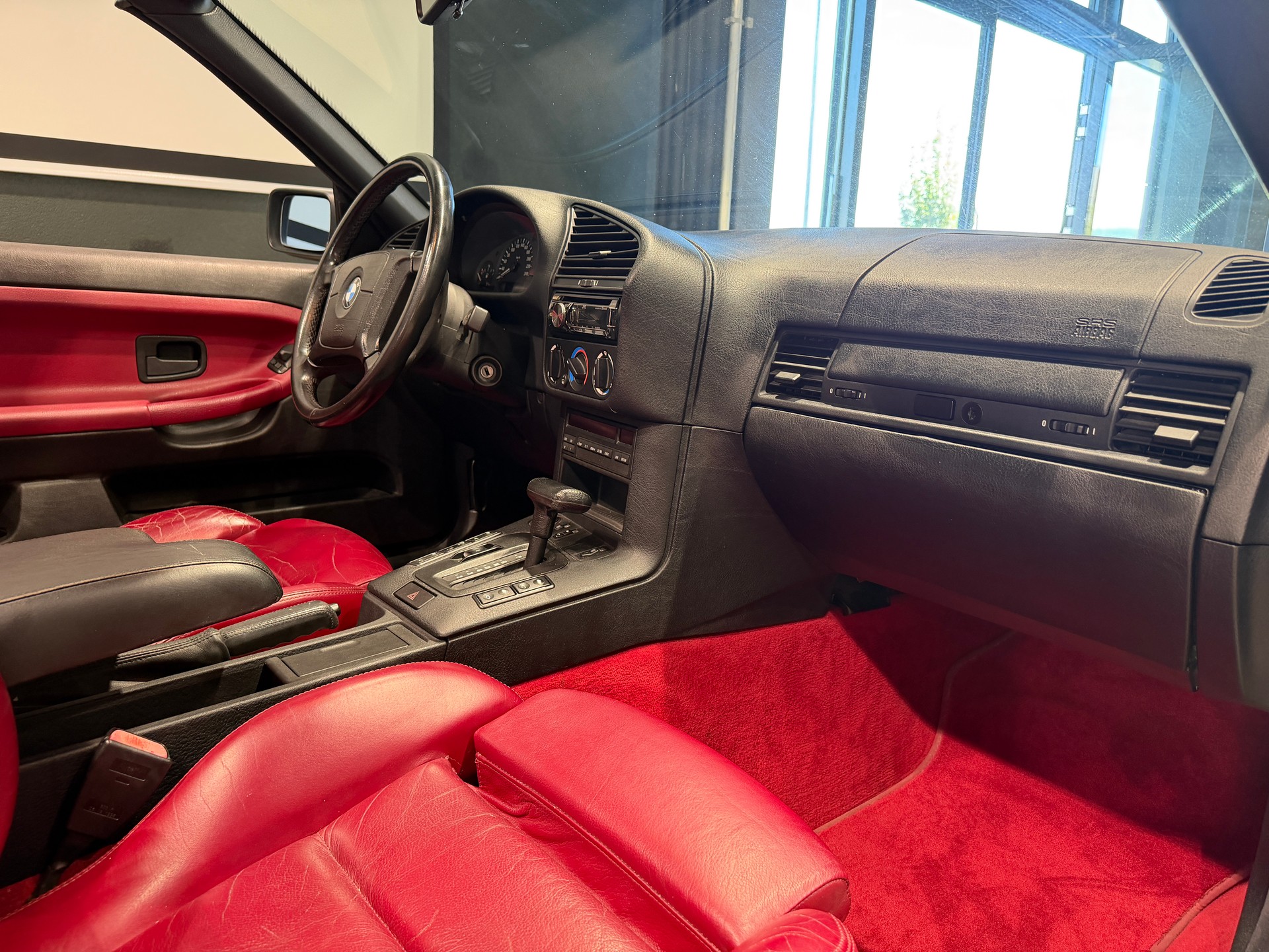 BMW 328i Cabrio-image-17
