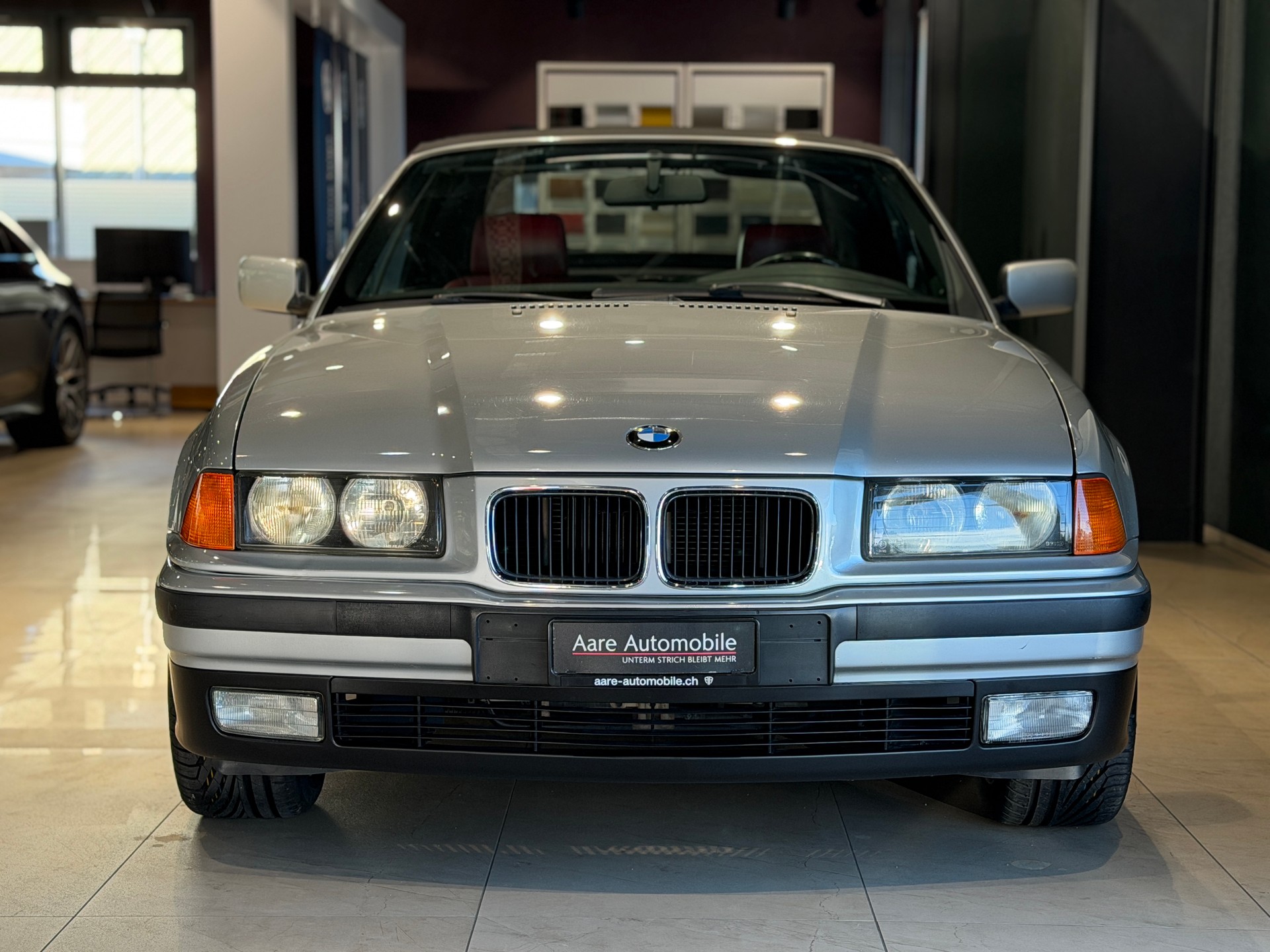 BMW 328i Cabrio-image-2