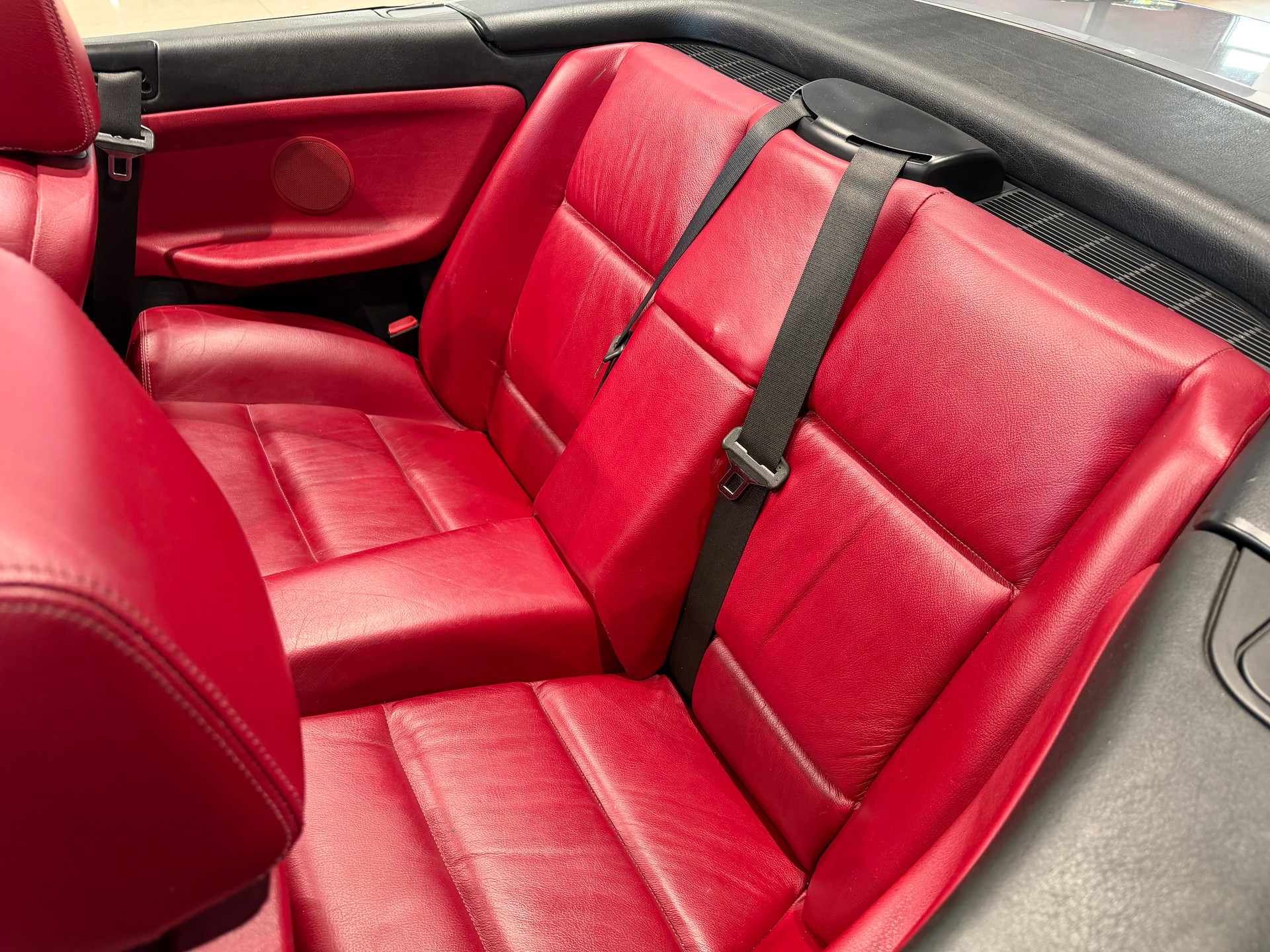 BMW 328i Cabrio-image-18