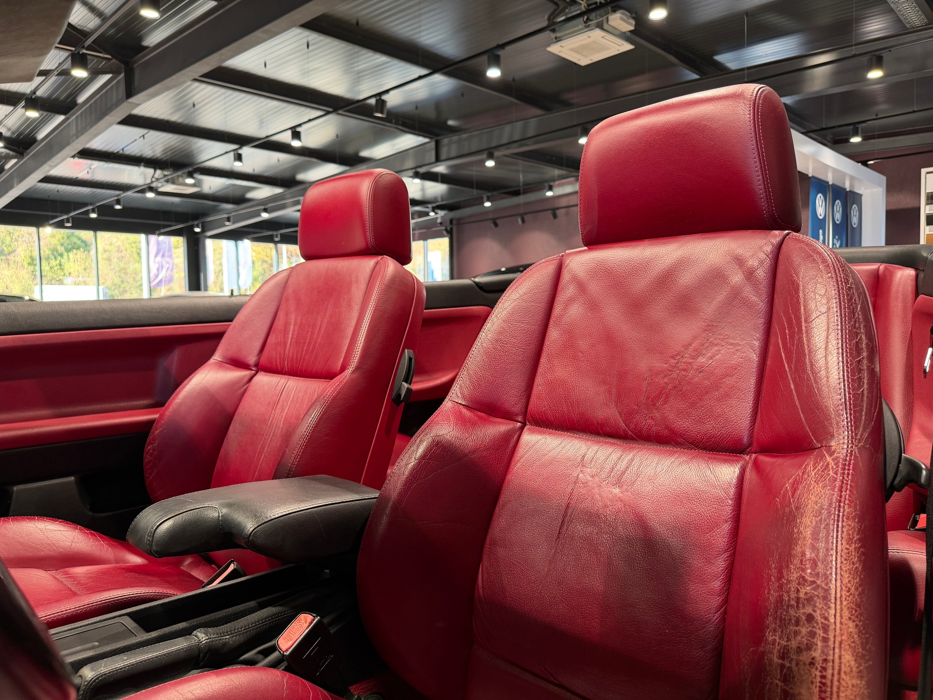 BMW 328i Cabrio-image-15