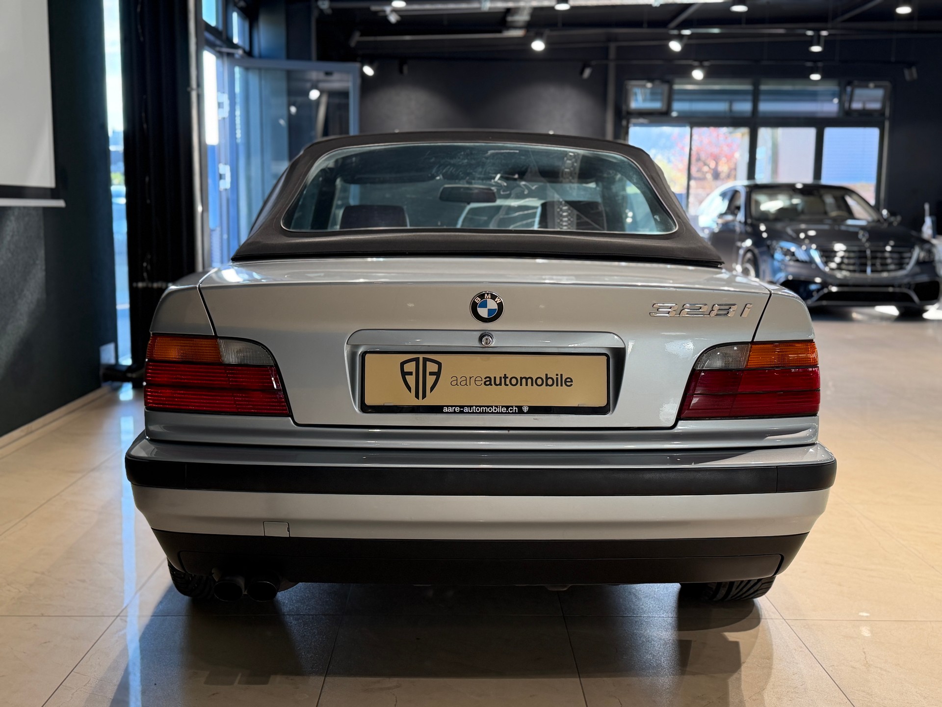 BMW 328i Cabrio-image-7