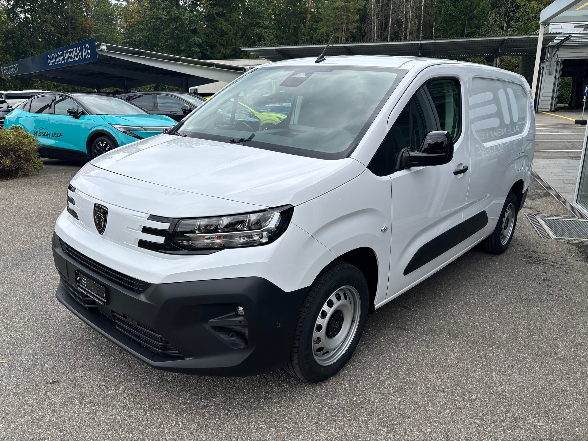 PEUGEOT Partner 1.5 HDi Premium Long 1000 BHDi-image-1
