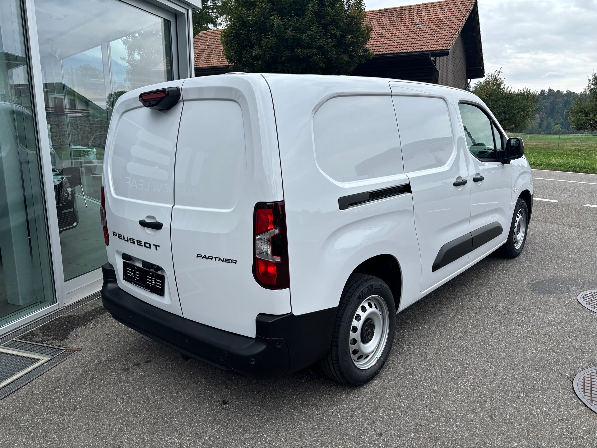 PEUGEOT Partner 1.5 HDi Premium Long 1000 BHDi-image-3